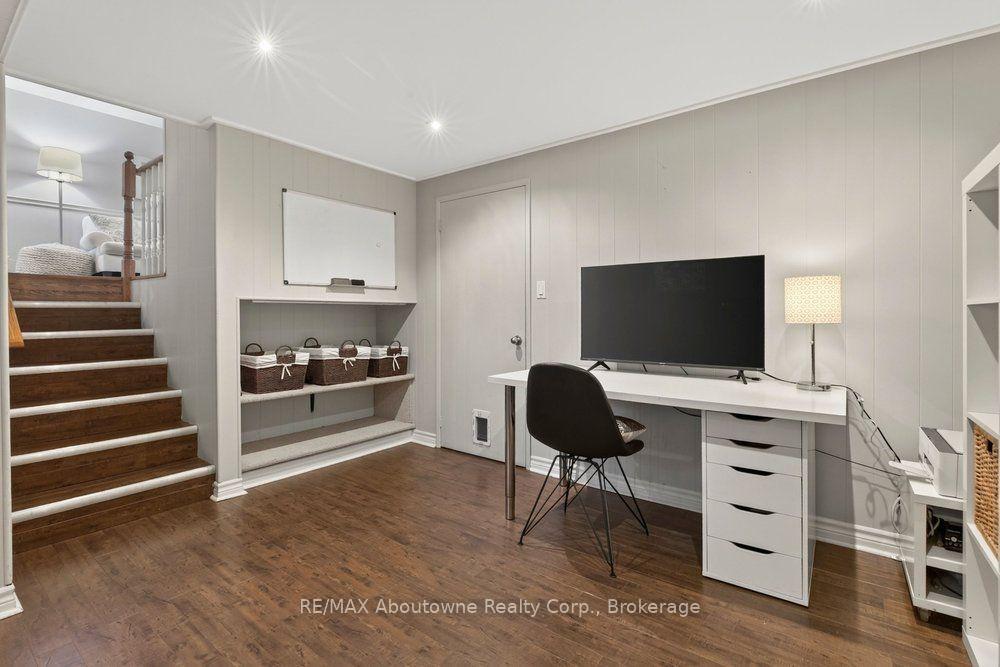 Photo 30 of 418 Fairlawn Crescent, Burlington, Shoreacres — HOMEH