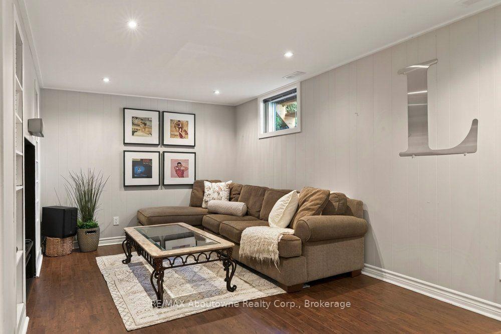 Photo 31 of 418 Fairlawn Crescent, Burlington, Shoreacres — HOMEH