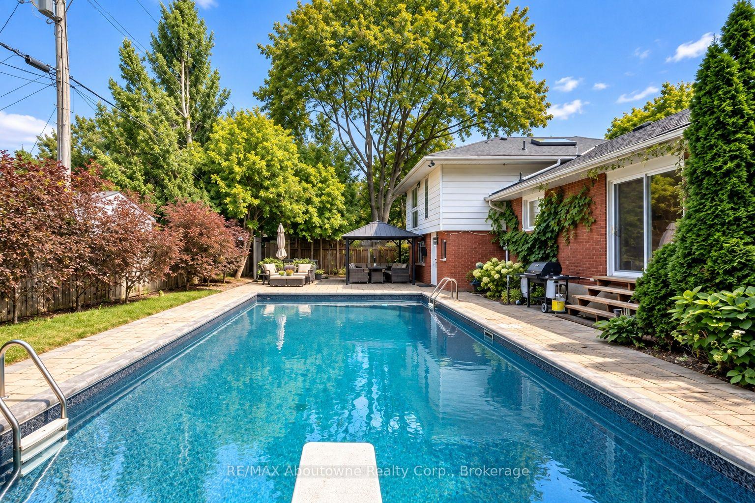 Photo 36 of 418 Fairlawn Crescent, Burlington, Shoreacres — HOMEH