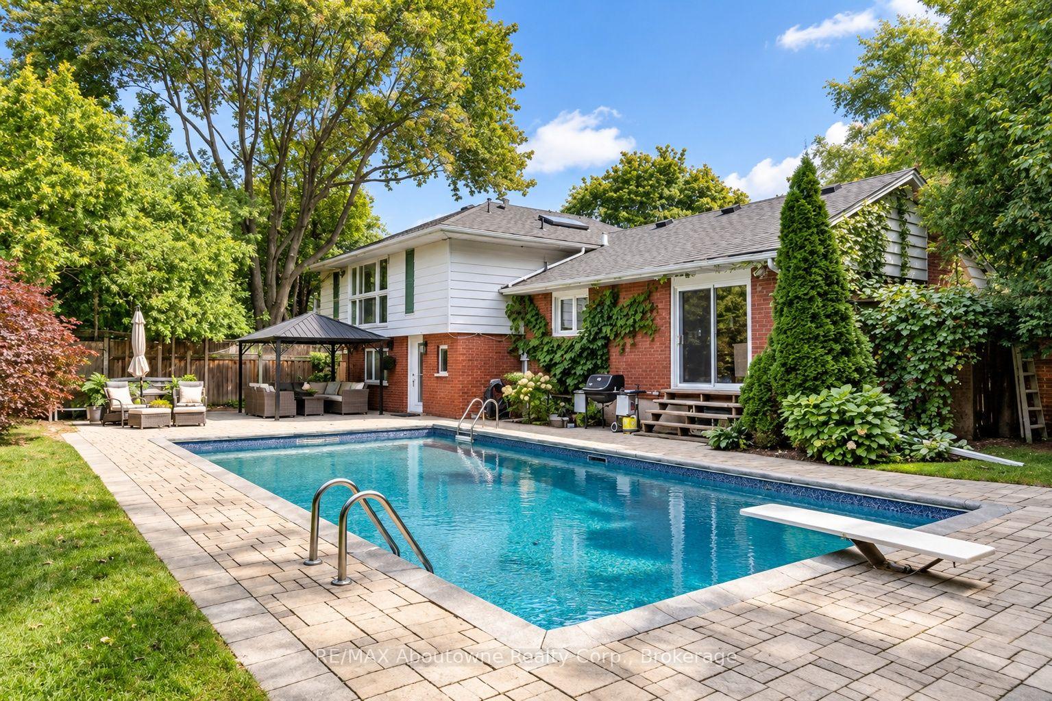 Photo 37 of 418 Fairlawn Crescent, Burlington, Shoreacres — HOMEH