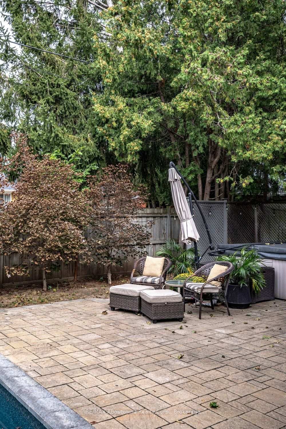 Photo 42 of 418 Fairlawn Crescent, Burlington, Shoreacres — HOMEH