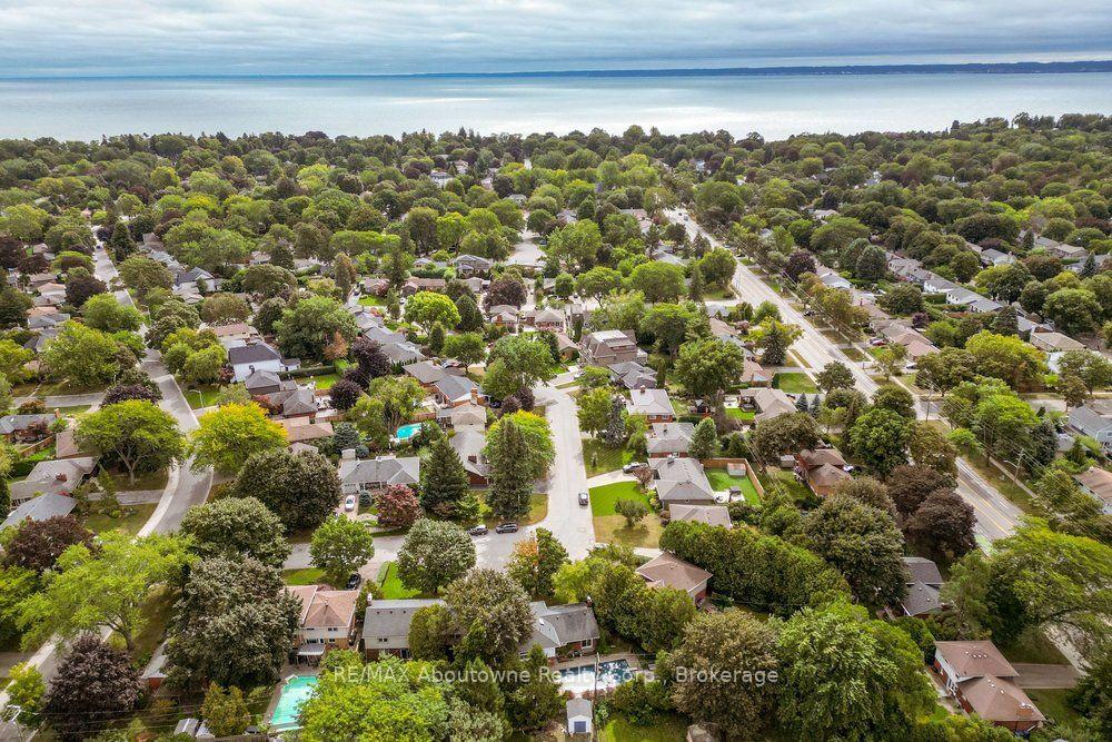 Photo 48 of 418 Fairlawn Crescent, Burlington, Shoreacres — HOMEH