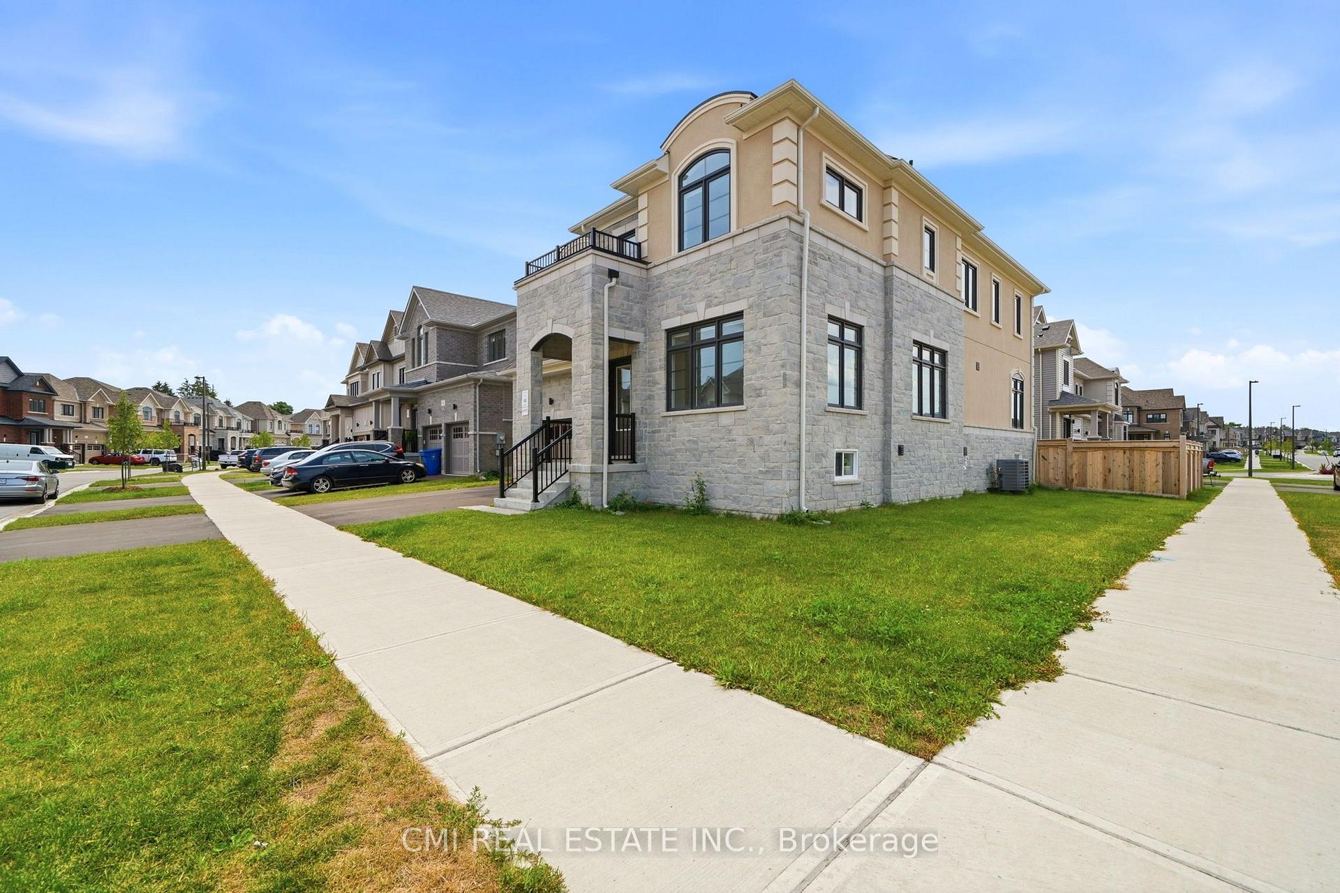 Photo 4 of 2 George Ellis Drive, Georgina, Keswick North — HOMEH