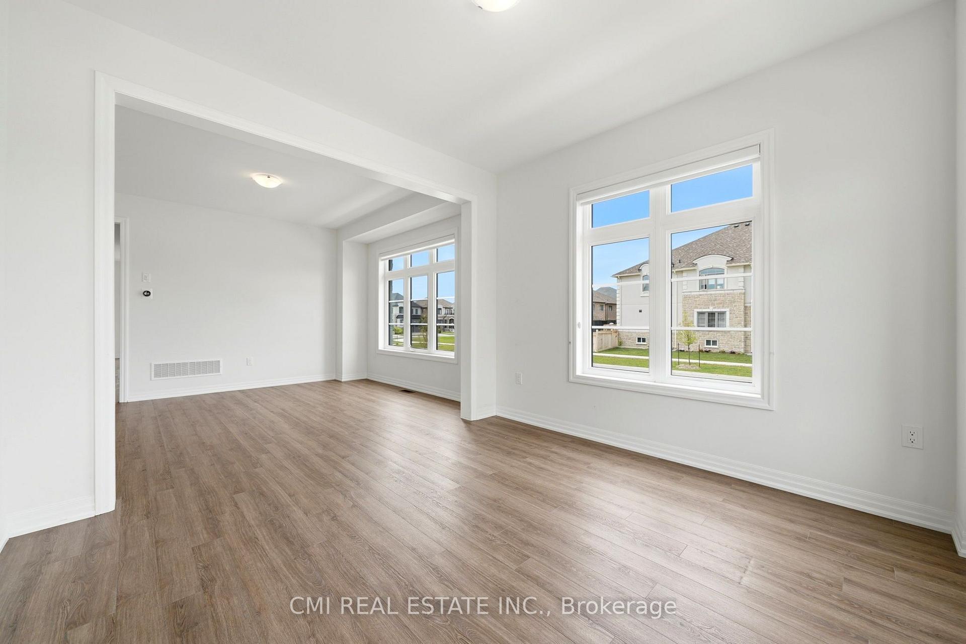 Photo 10 of 2 George Ellis Drive, Georgina, Keswick North — HOMEH