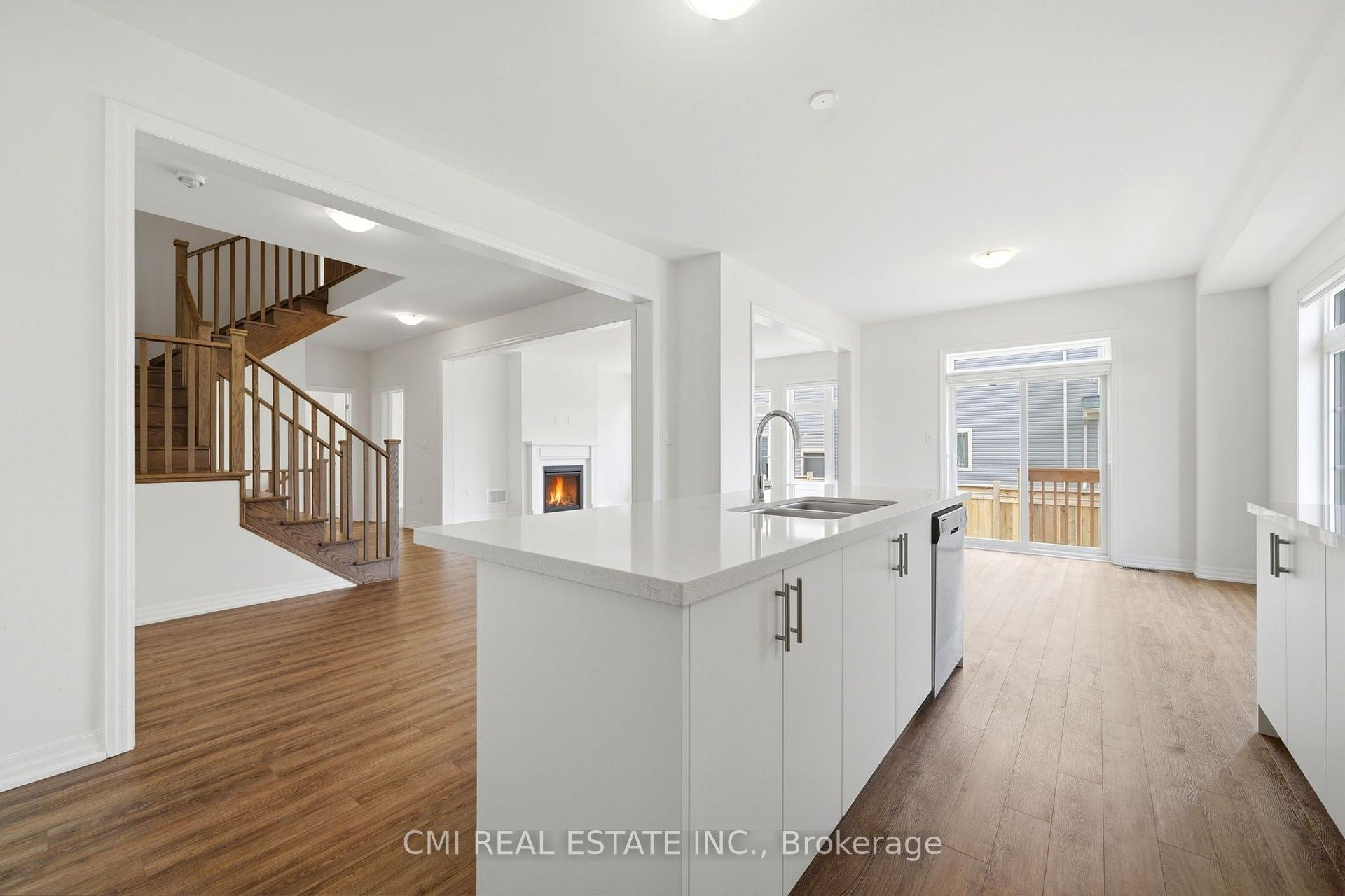 Photo 11 of 2 George Ellis Drive, Georgina, Keswick North — HOMEH
