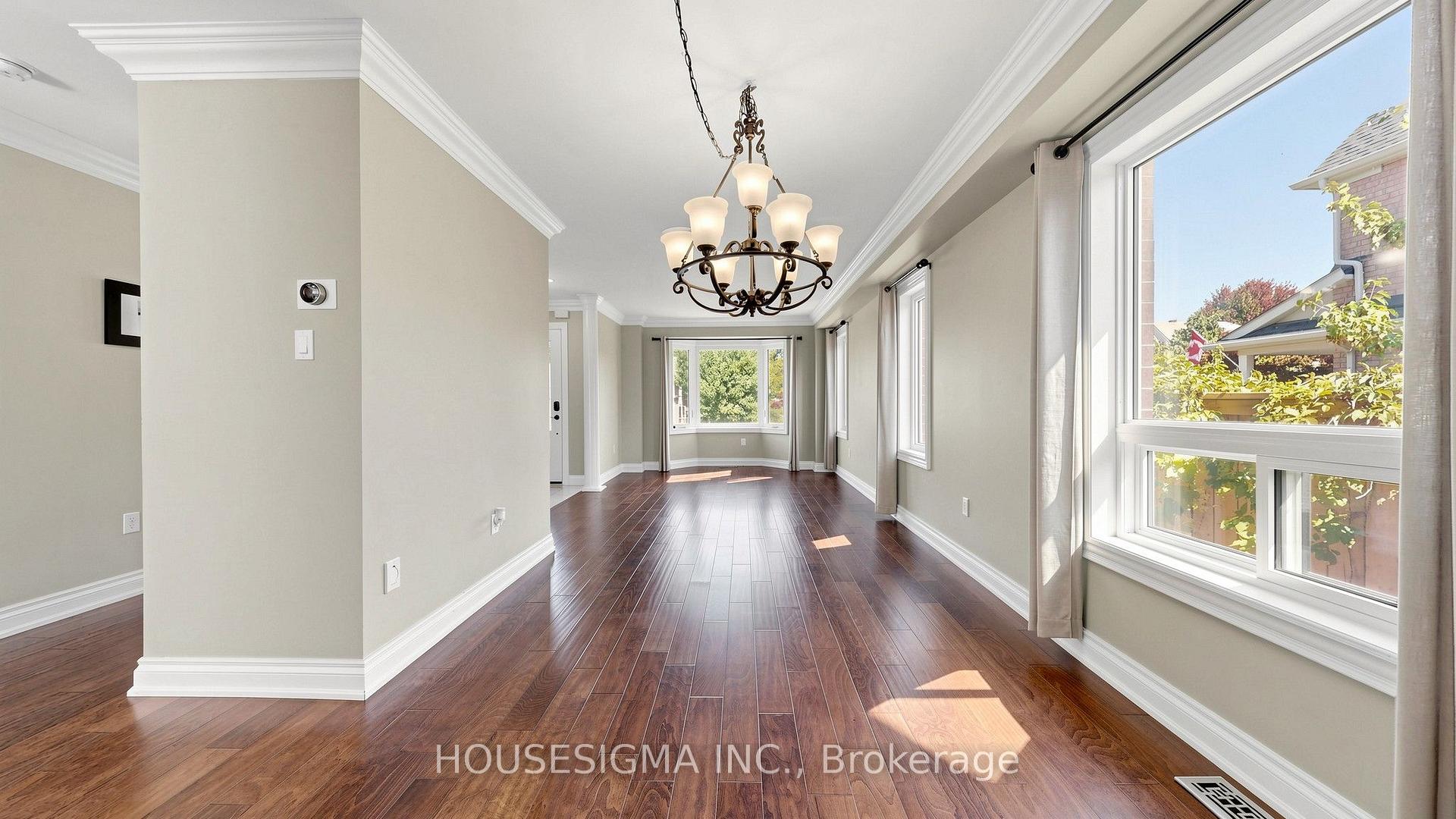Photo 5 of 32 Willoughby Way, Halton Hills, Georgetown — HOMEH