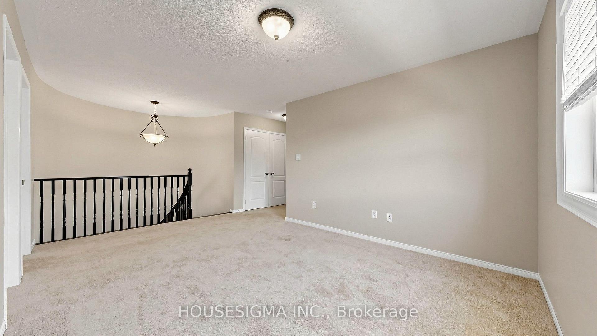 Photo 16 of 32 Willoughby Way, Halton Hills, Georgetown — HOMEH