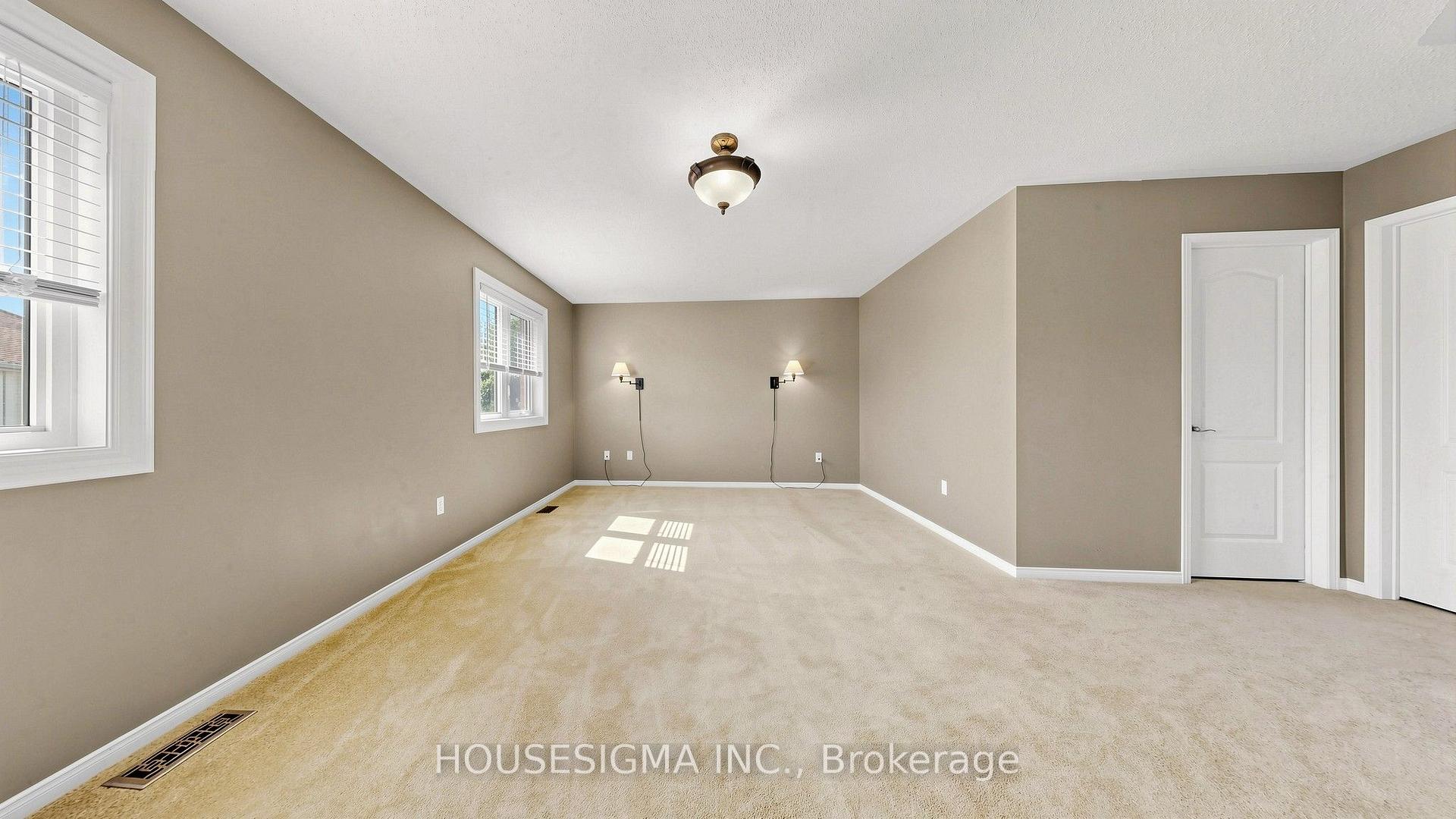 Photo 19 of 32 Willoughby Way, Halton Hills, Georgetown — HOMEH