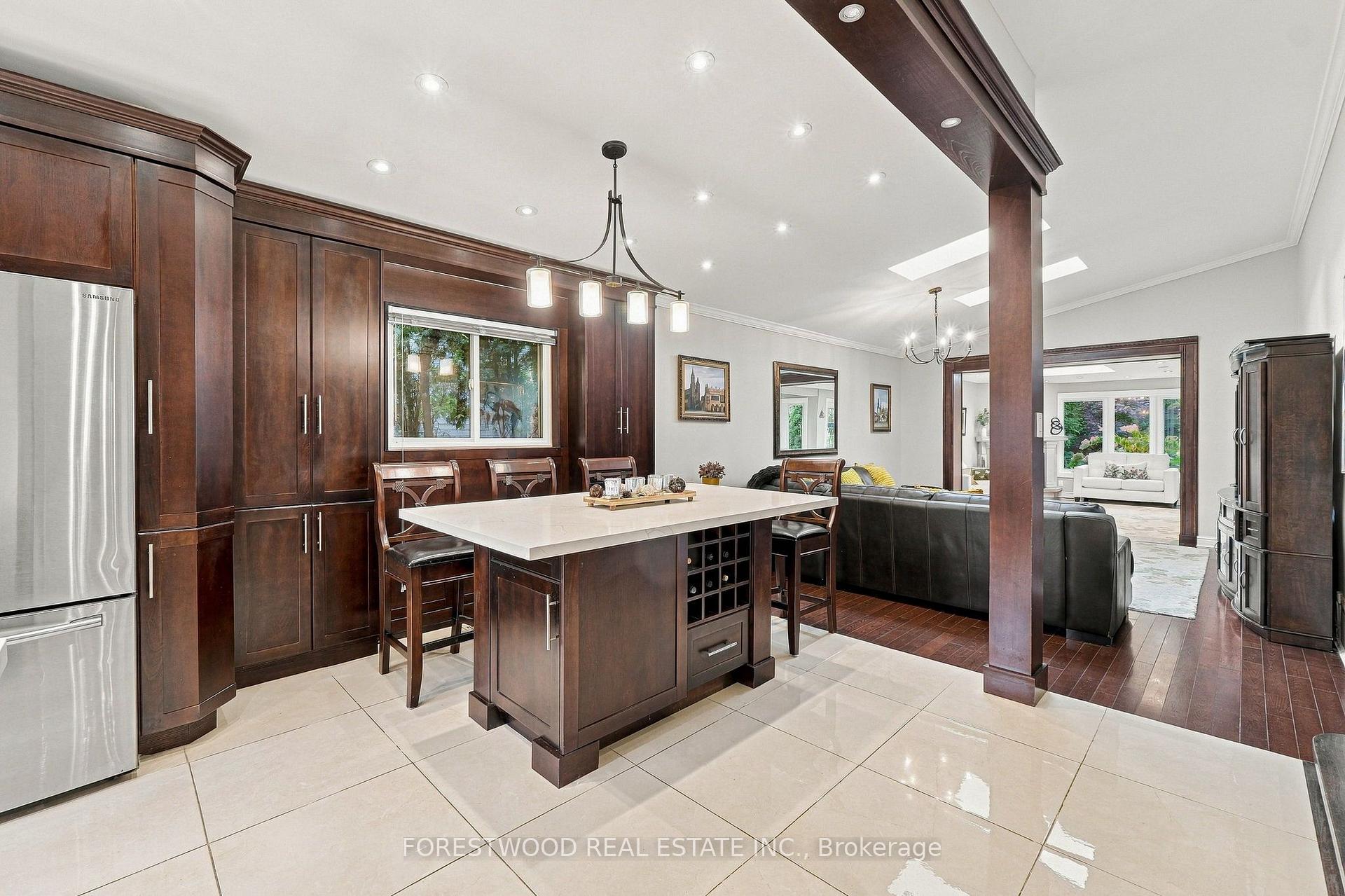Photo 7 of 1063 Flagship Drive, Mississauga, Applewood — HOMEH