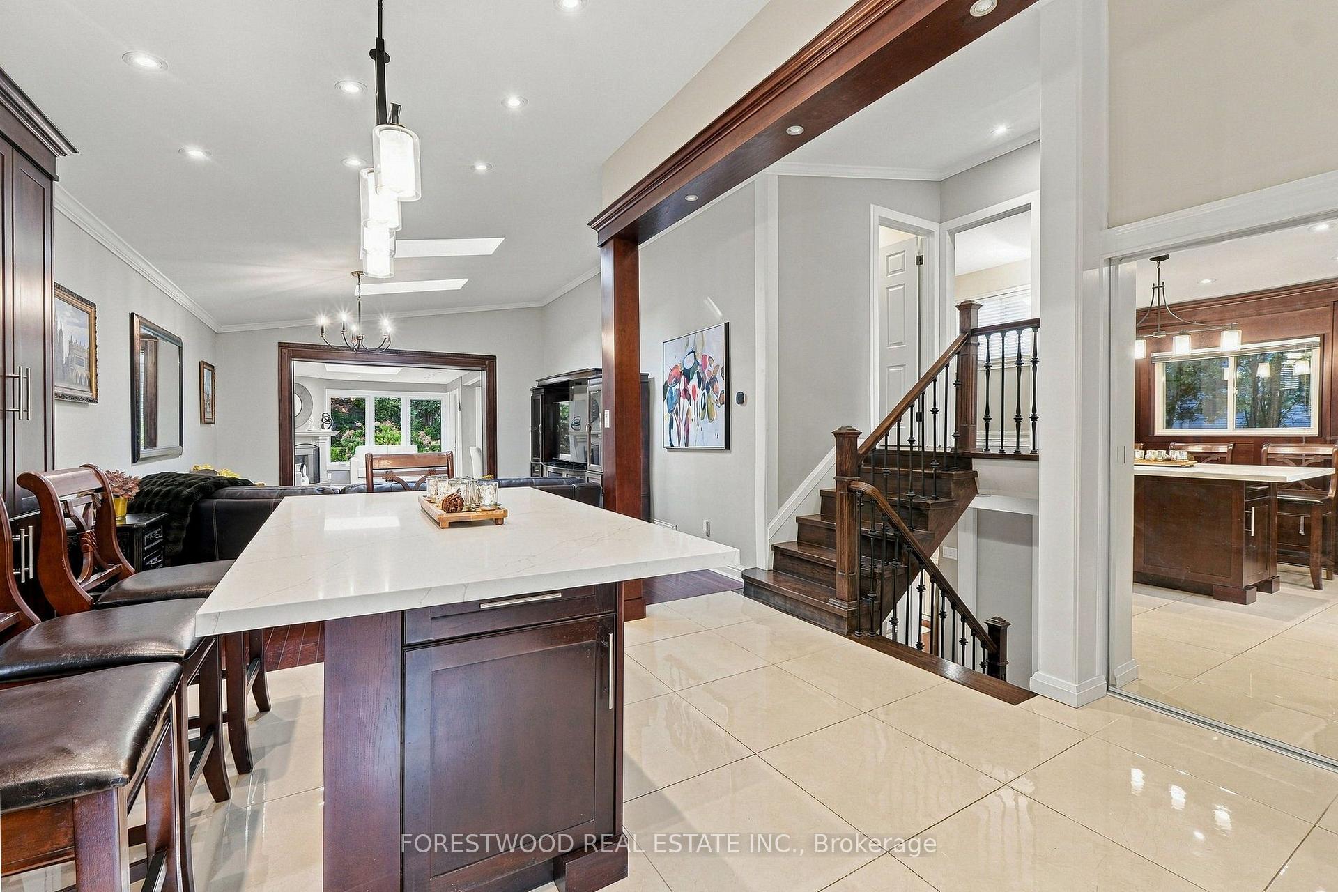 Photo 9 of 1063 Flagship Drive, Mississauga, Applewood — HOMEH