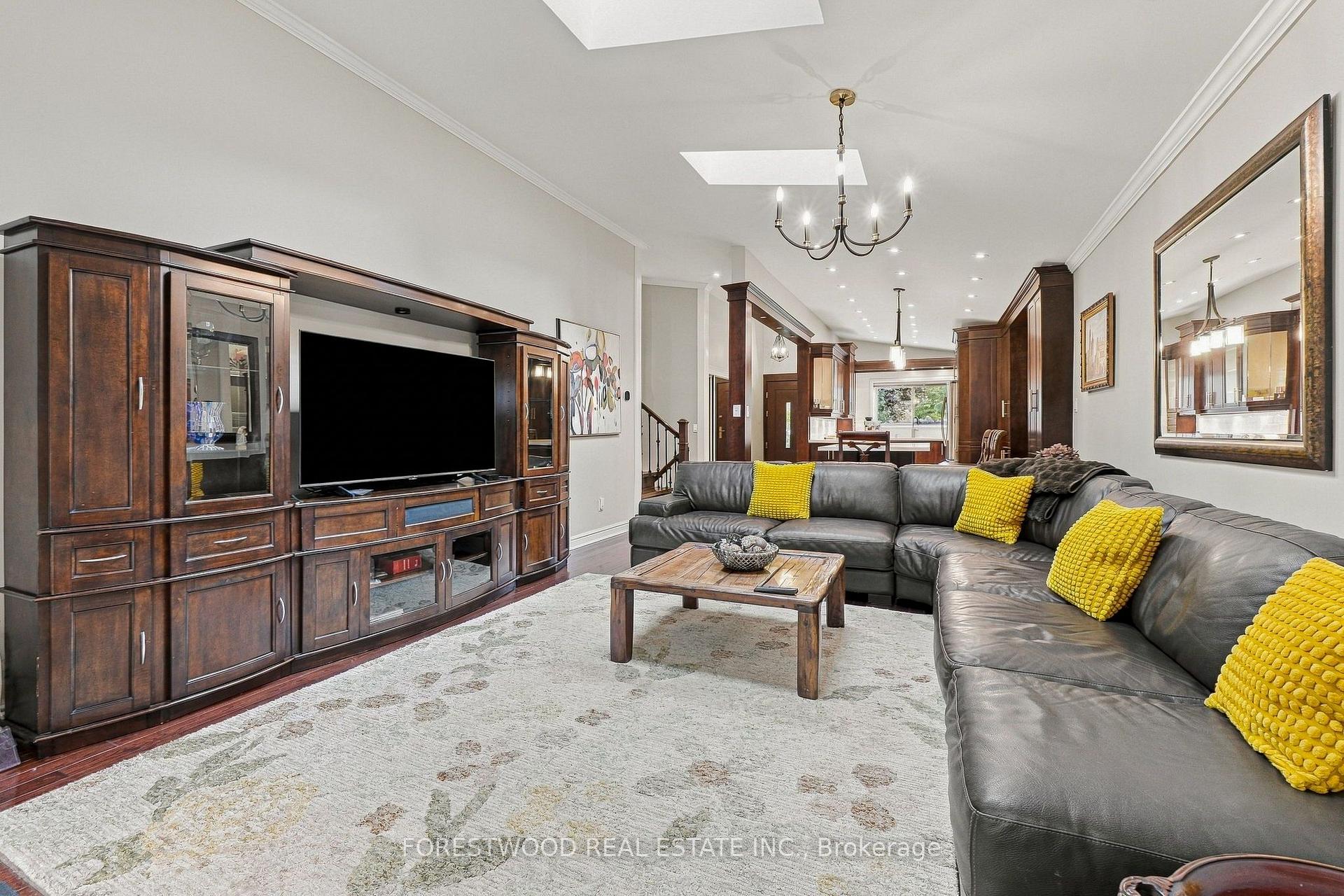 Photo 14 of 1063 Flagship Drive, Mississauga, Applewood — HOMEH