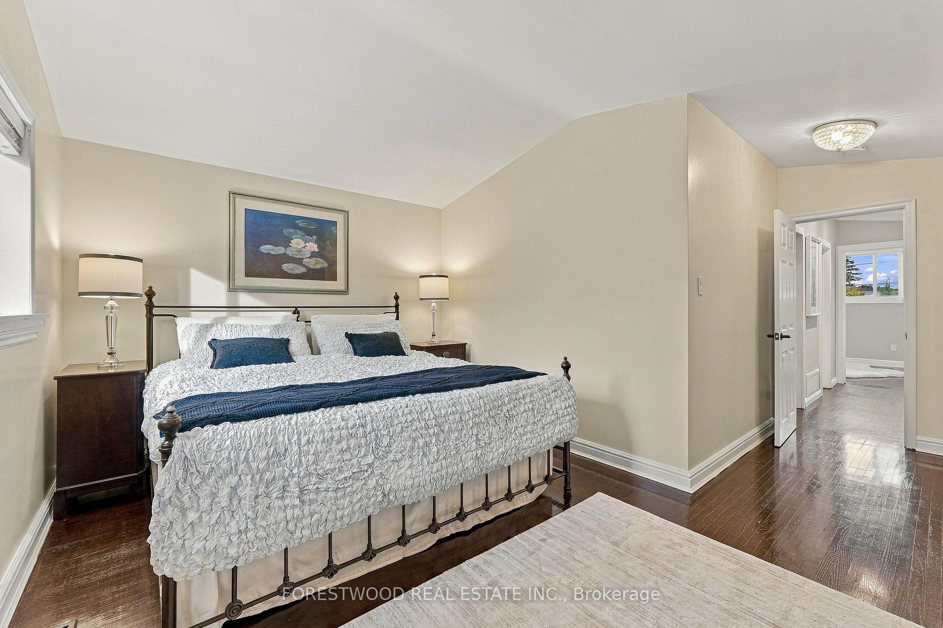 Photo 23 of 1063 Flagship Drive, Mississauga, Applewood — HOMEH