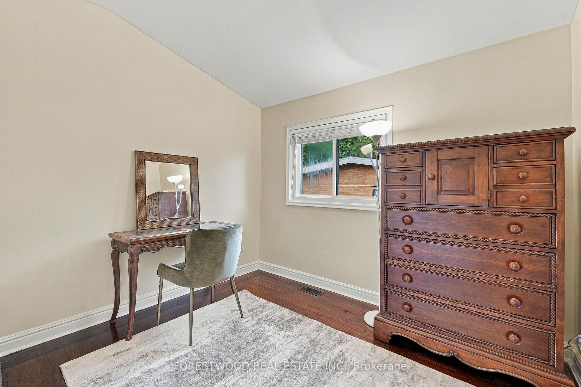 Photo 25 of 1063 Flagship Drive, Mississauga, Applewood — HOMEH