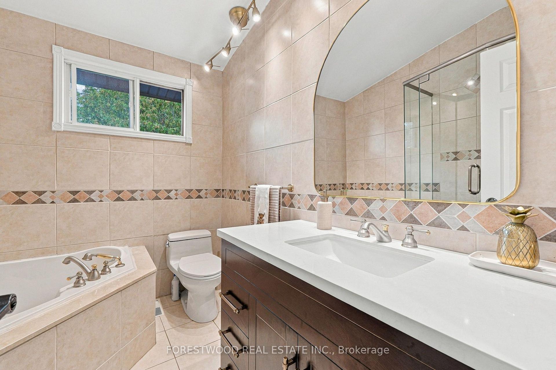 Photo 26 of 1063 Flagship Drive, Mississauga, Applewood — HOMEH