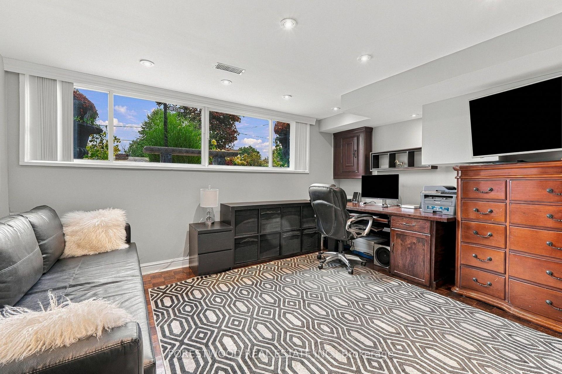 Photo 31 of 1063 Flagship Drive, Mississauga, Applewood — HOMEH