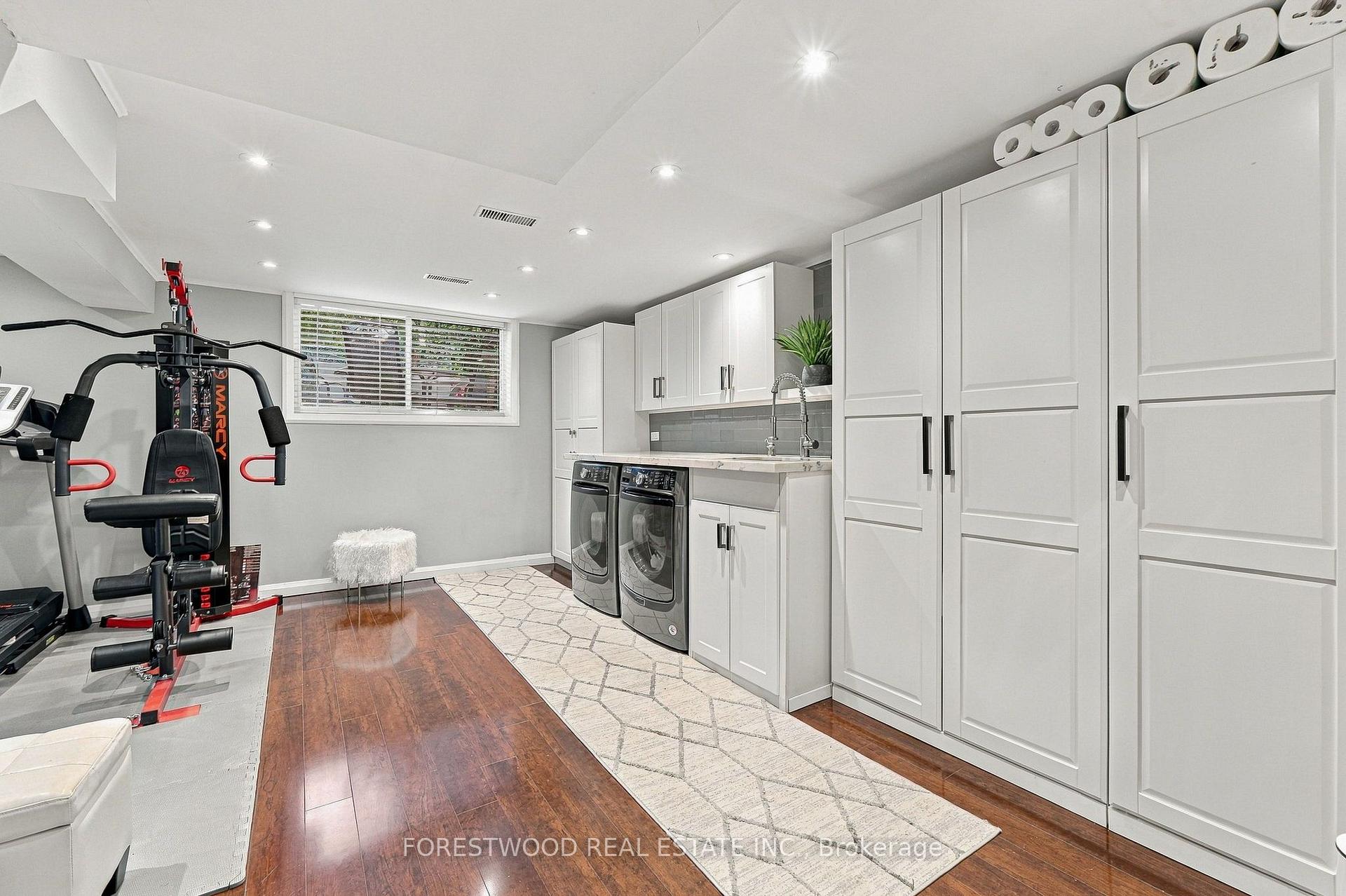 Photo 32 of 1063 Flagship Drive, Mississauga, Applewood — HOMEH