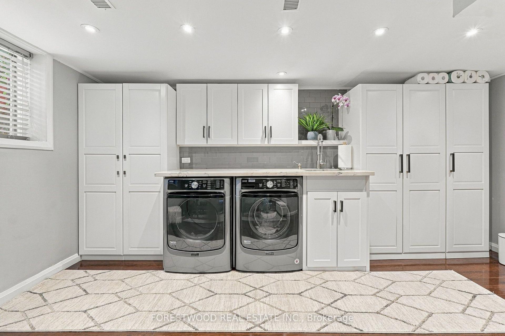 Photo 34 of 1063 Flagship Drive, Mississauga, Applewood — HOMEH