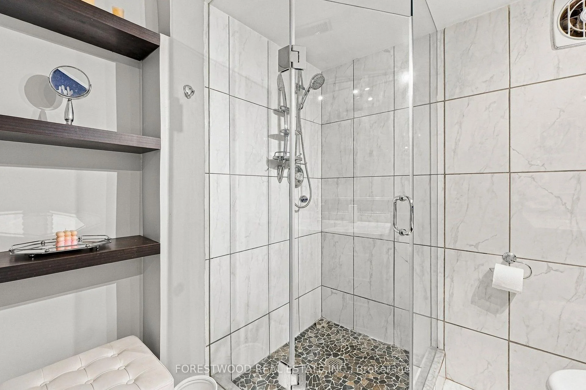 Photo 38 of 1063 Flagship Drive, Mississauga, Applewood — HOMEH