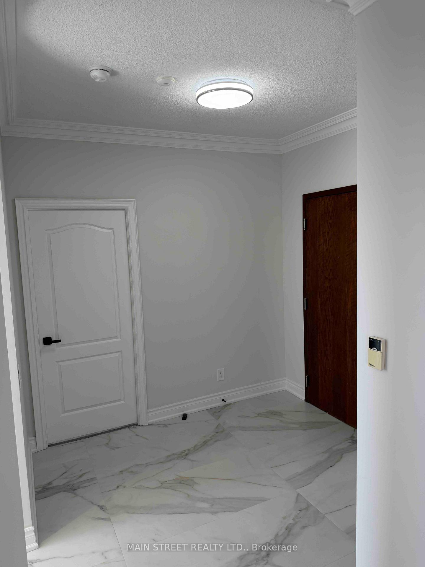Photo 5 of Unit RG3, 2 Clairtrell Road, North York, Willowdale East — HOMEH