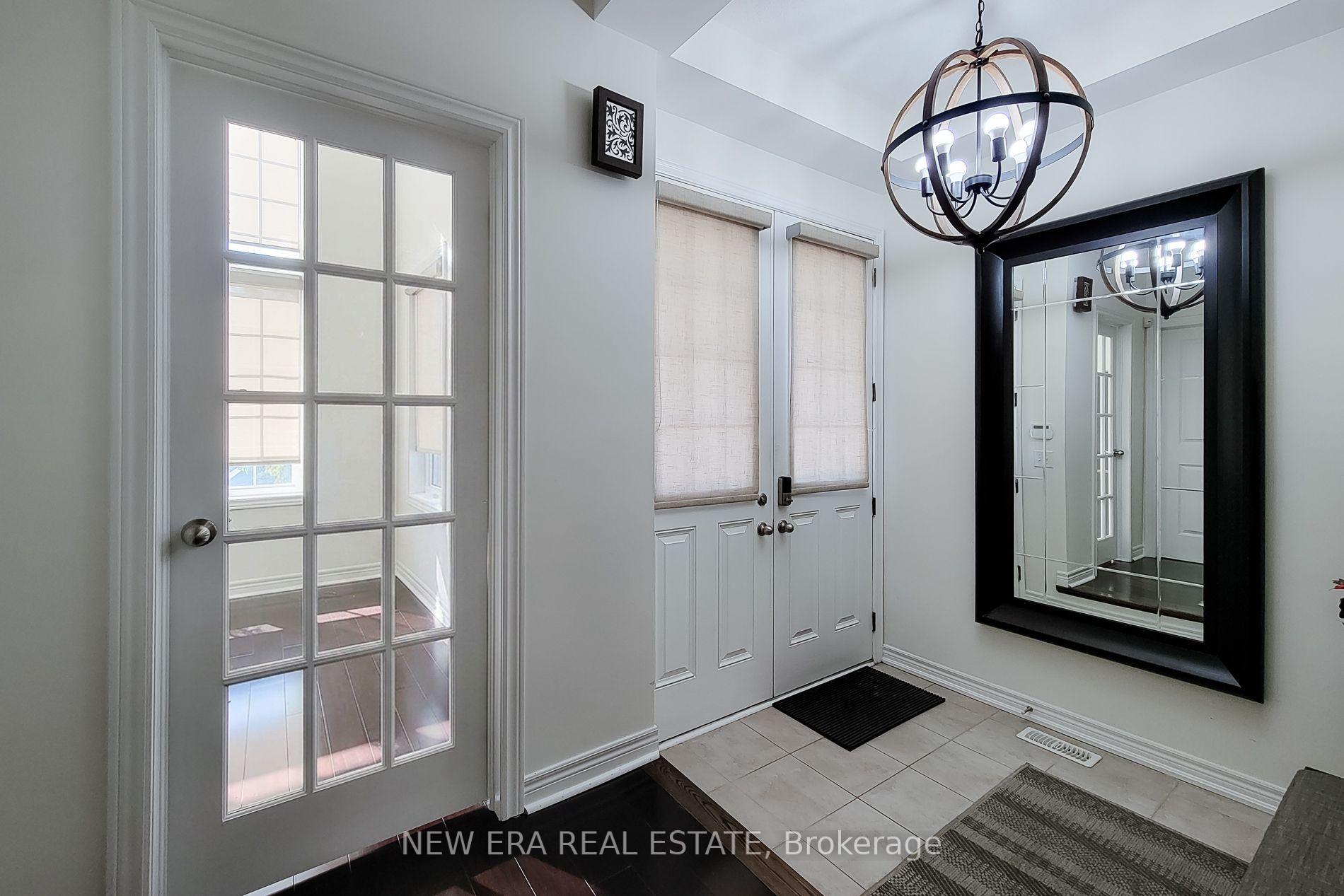 Photo 8 of 23 Curran Road, Hamilton, Meadowlands — HOMEH