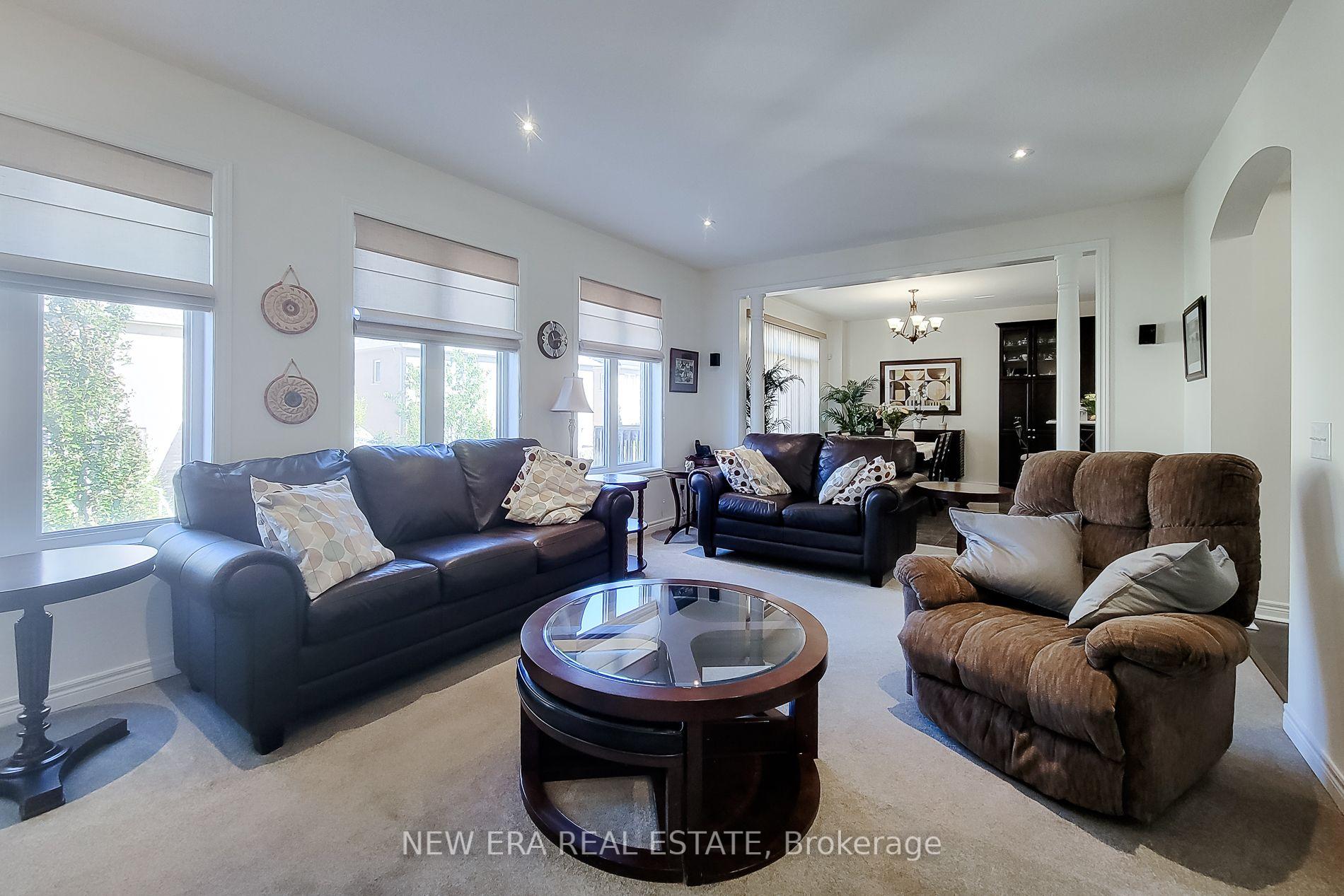 Photo 14 of 23 Curran Road, Hamilton, Meadowlands — HOMEH