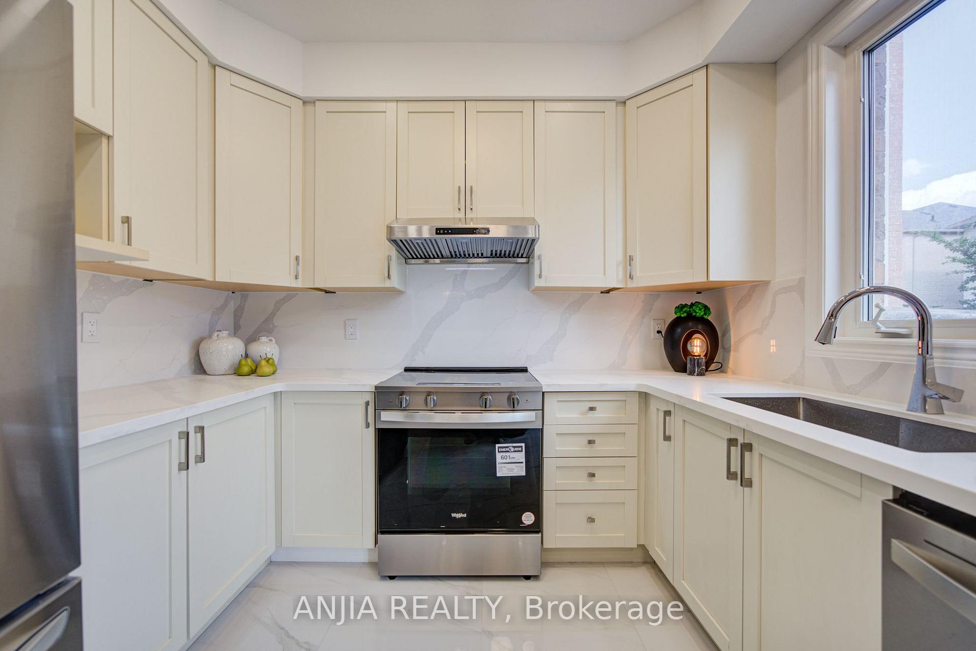 Photo 17 of 9 Mimosa Street, Markham, Wismer — HOMEH