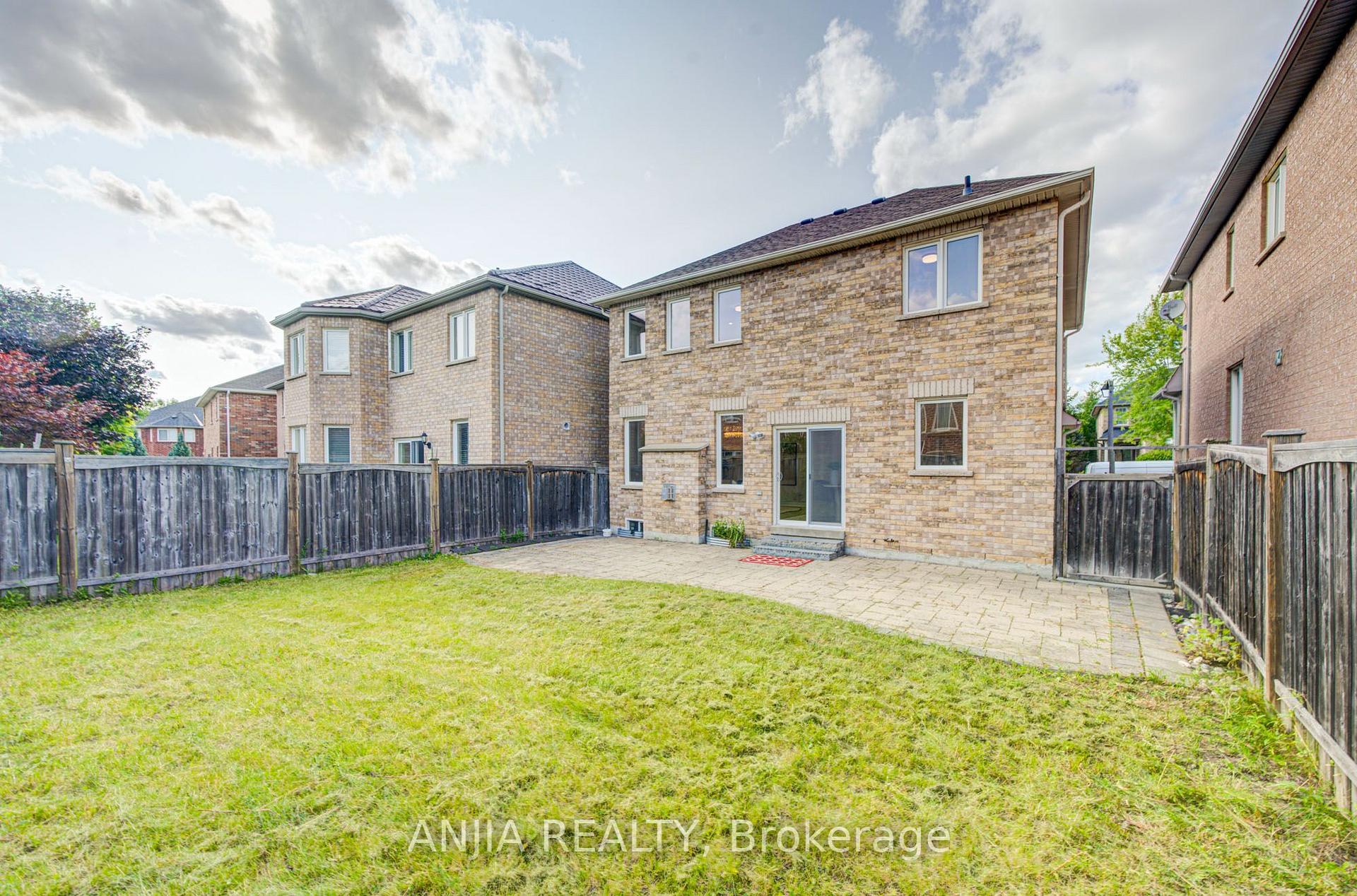 Photo 33 of 9 Mimosa Street, Markham, Wismer — HOMEH