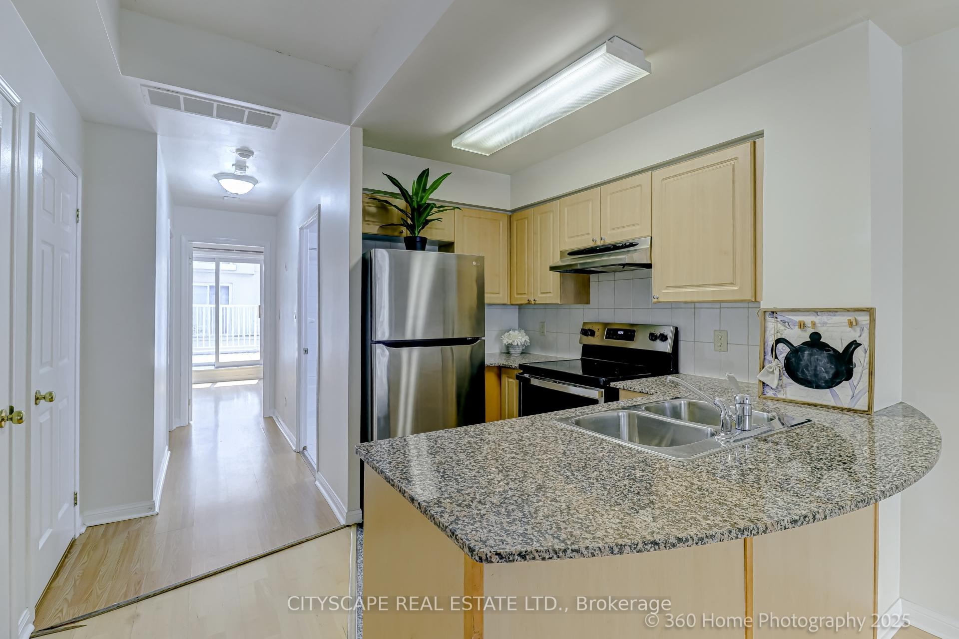Photo 4 of Unit 559, 36 Stadium Road, Toronto, Waterfront Communities — HOMEH