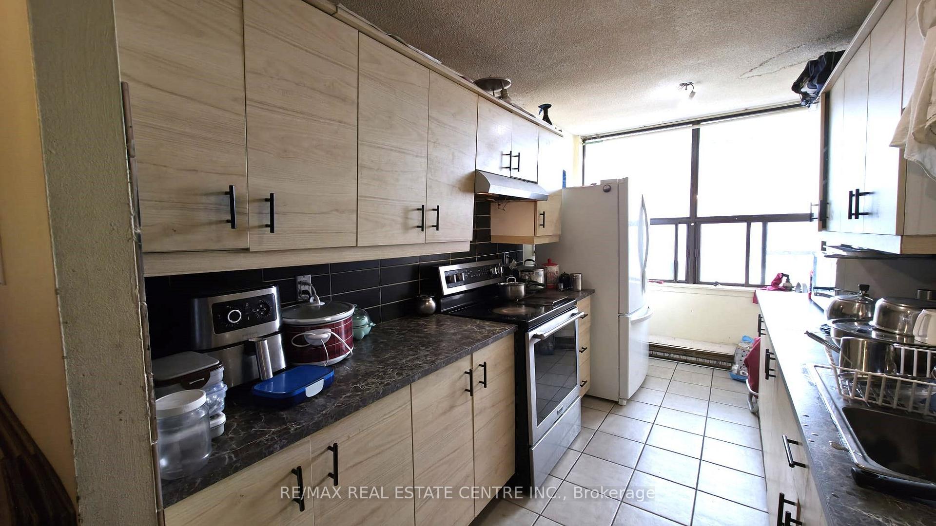 Photo 10 of Unit 1202, 17 Knightsbridge Road, Brampton, Queen Street Corridor — HOMEH