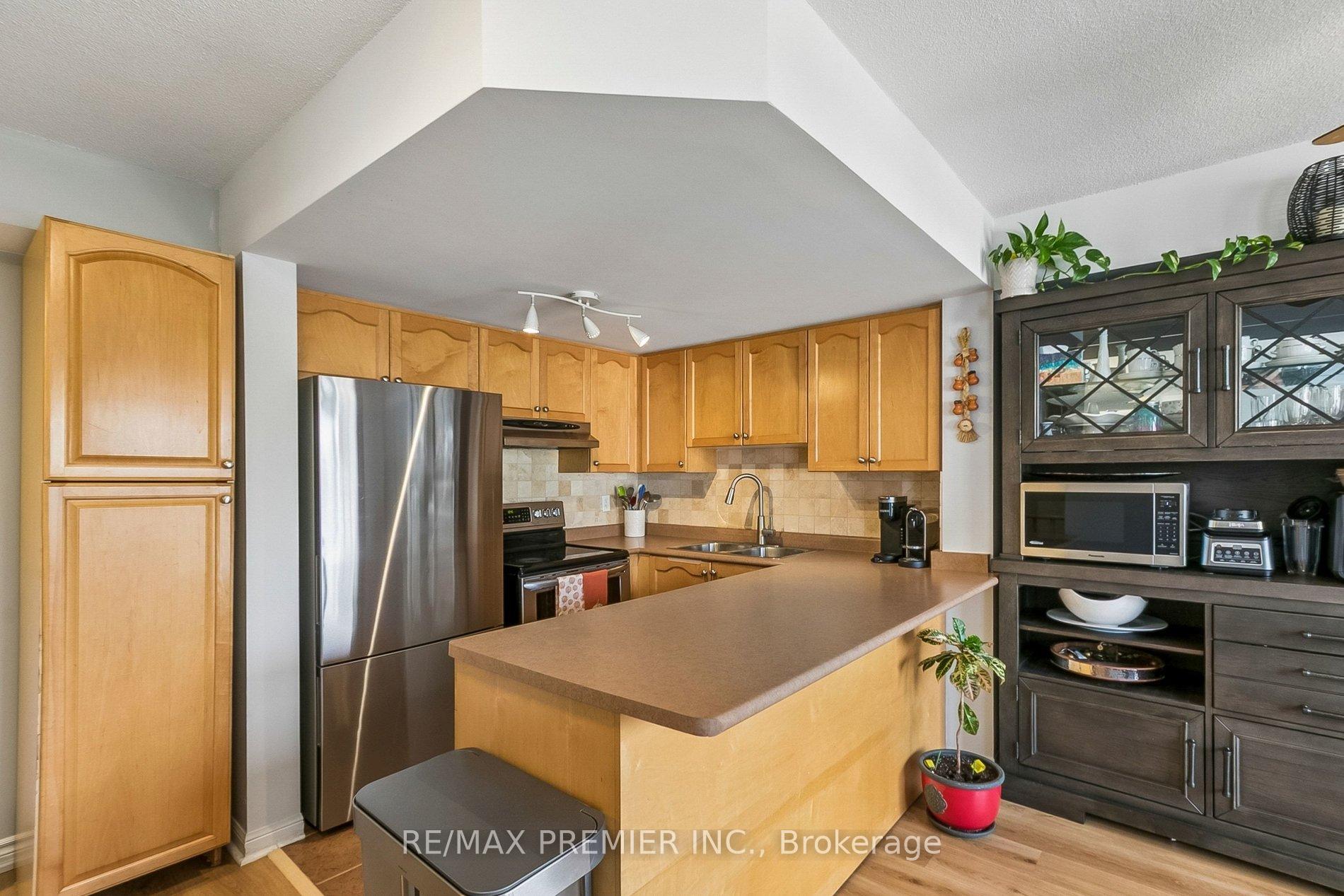 Photo 2 of Unit 2152, 105 George Appleton Way, North York, Downsview-Roding-CFB — HOMEH