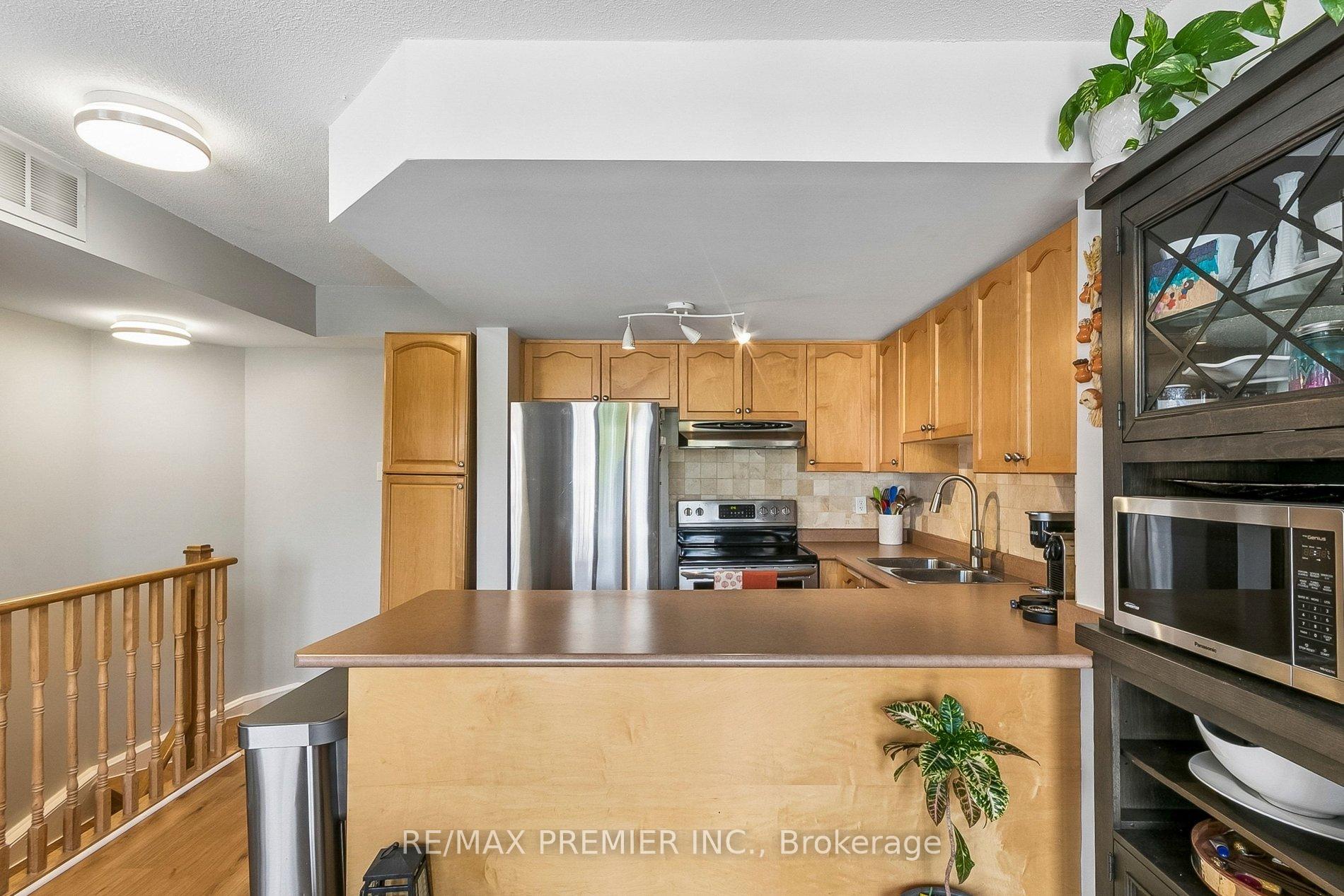 Photo 3 of Unit 2152, 105 George Appleton Way, North York, Downsview-Roding-CFB — HOMEH