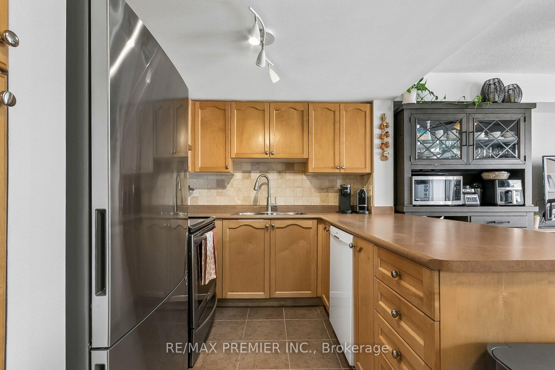 Photo 4 of Unit 2152, 105 George Appleton Way, North York, Downsview-Roding-CFB — HOMEH