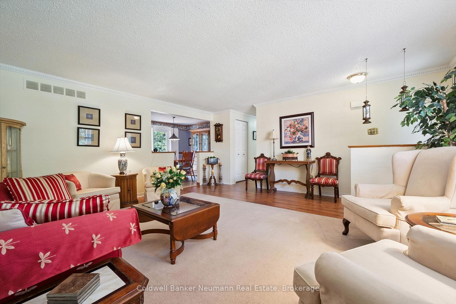 Photo 8 of 120 Landrex Boulevard, Guelph/Eramosa, Rockwood — HOMEH