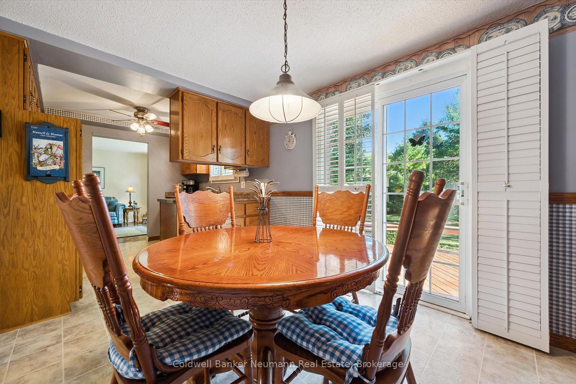 Photo 10 of 120 Landrex Boulevard, Guelph/Eramosa, Rockwood — HOMEH