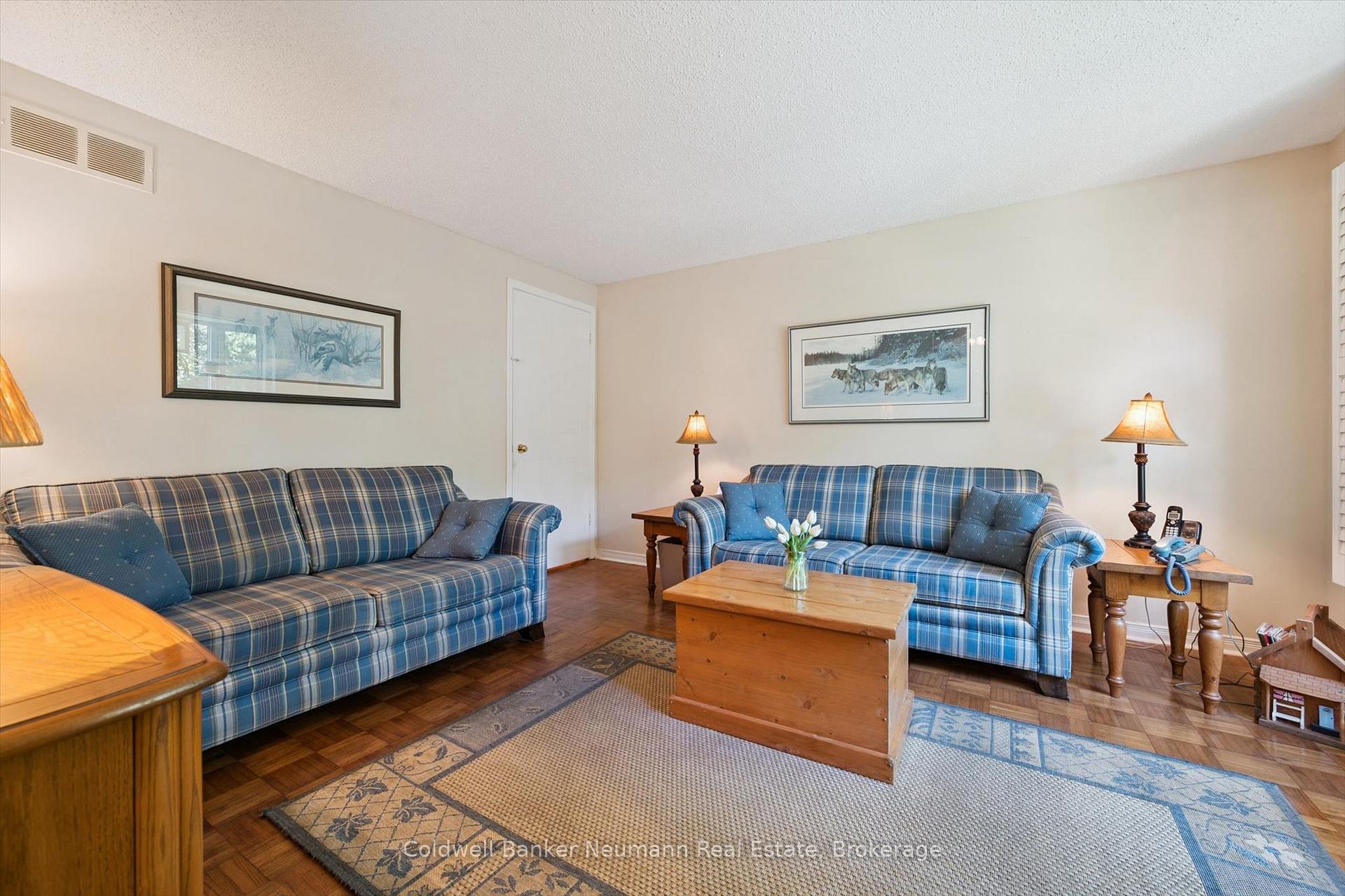 Photo 13 of 120 Landrex Boulevard, Guelph/Eramosa, Rockwood — HOMEH