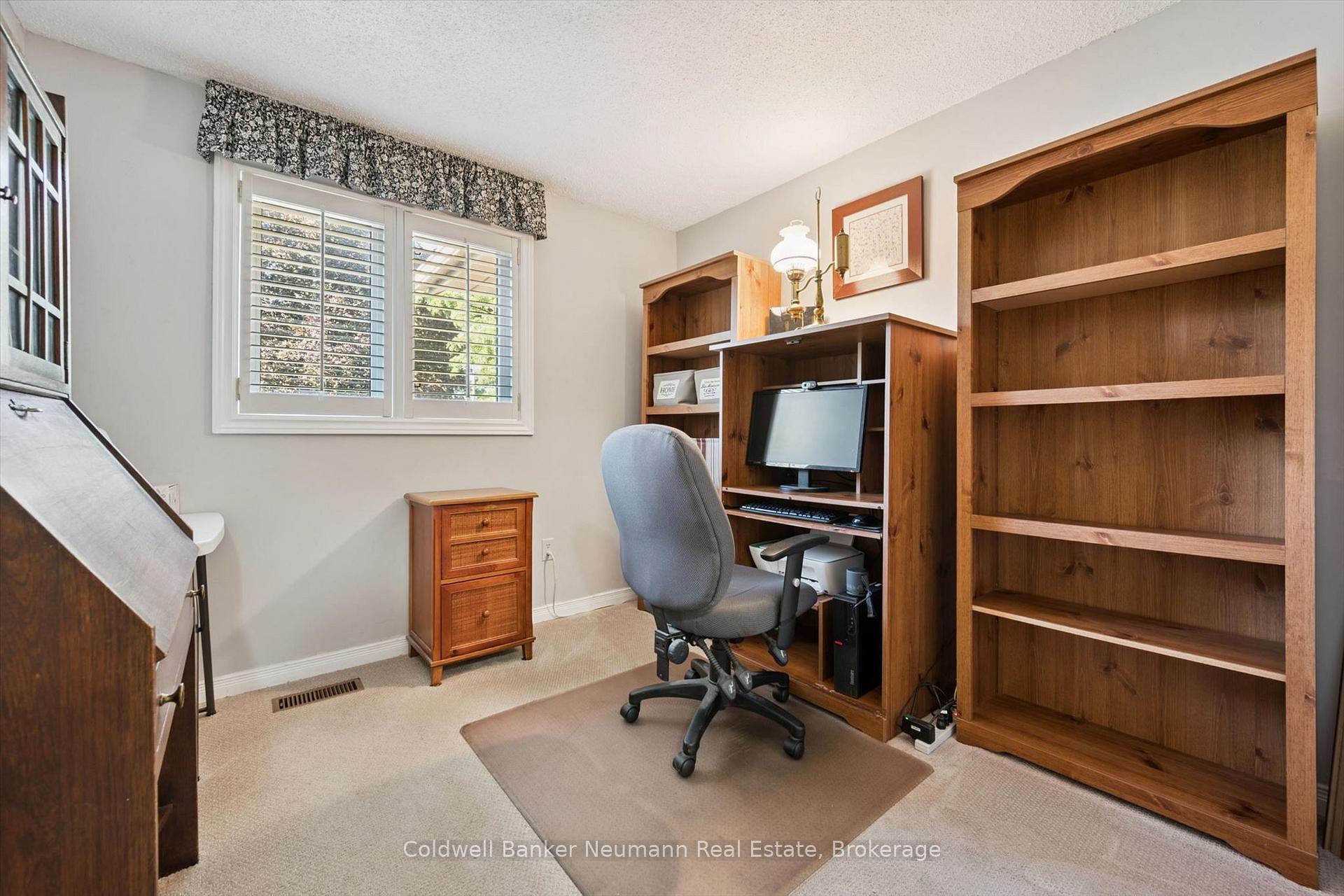 Photo 20 of 120 Landrex Boulevard, Guelph/Eramosa, Rockwood — HOMEH