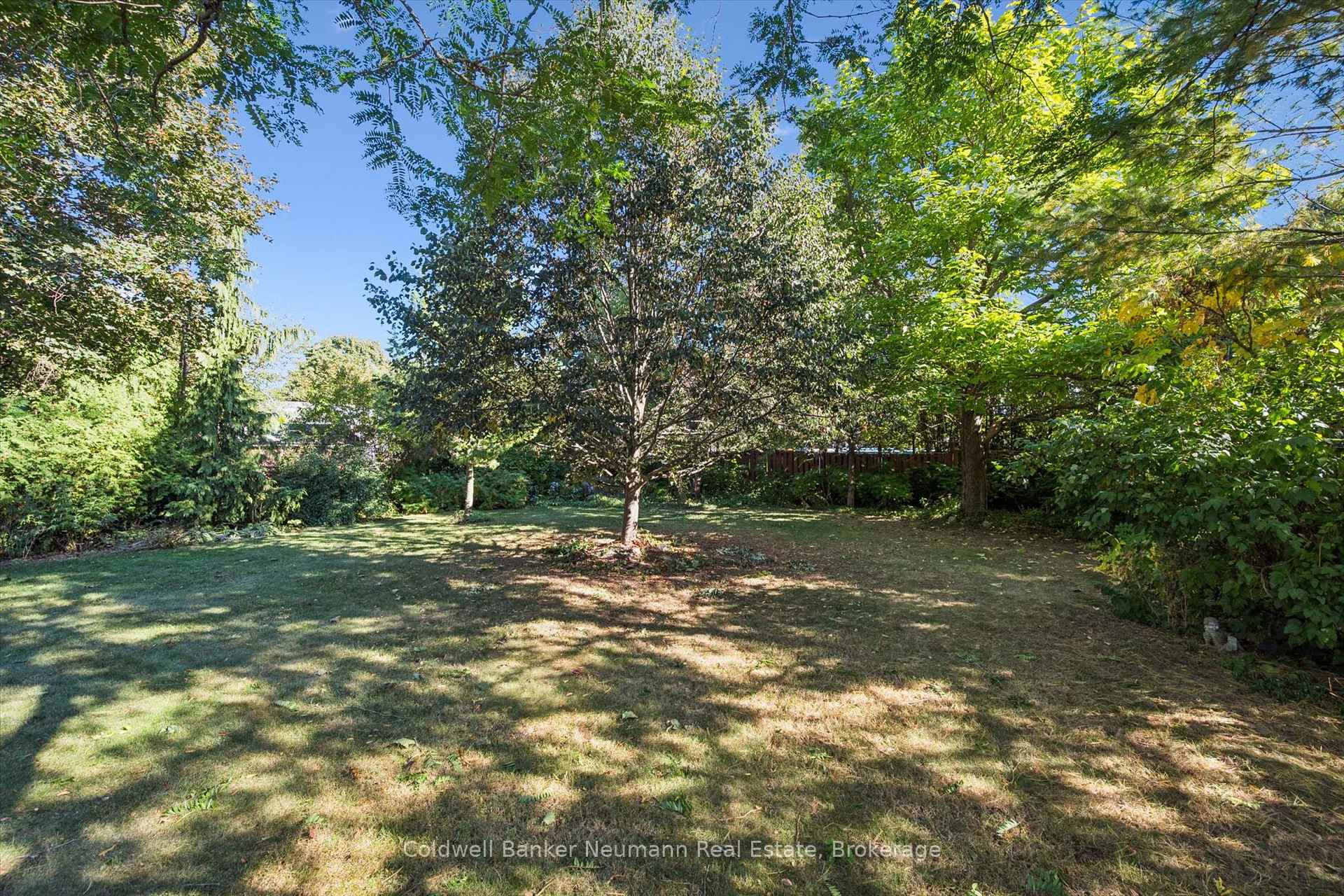 Photo 22 of 120 Landrex Boulevard, Guelph/Eramosa, Rockwood — HOMEH