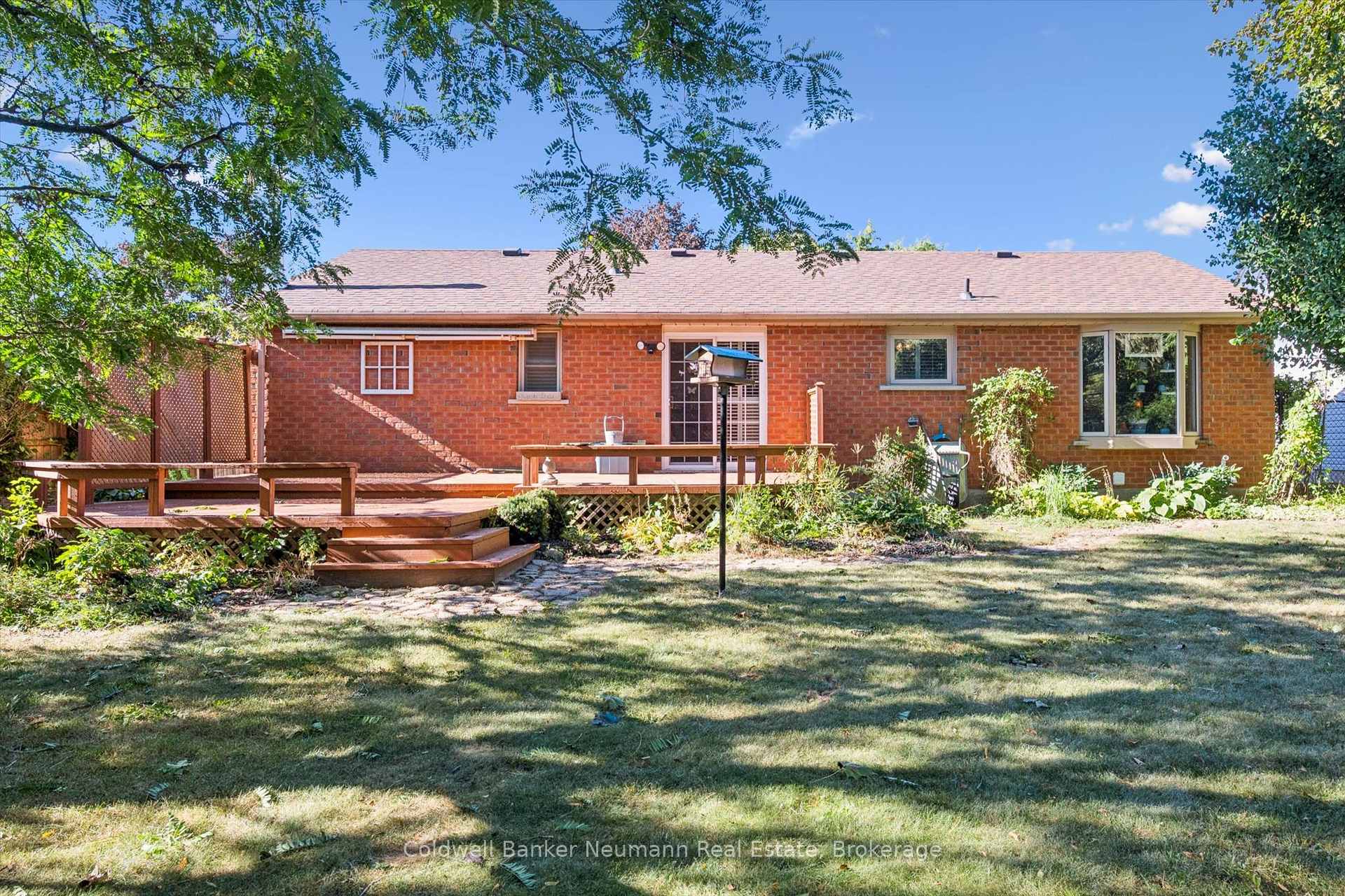 Photo 24 of 120 Landrex Boulevard, Guelph/Eramosa, Rockwood — HOMEH