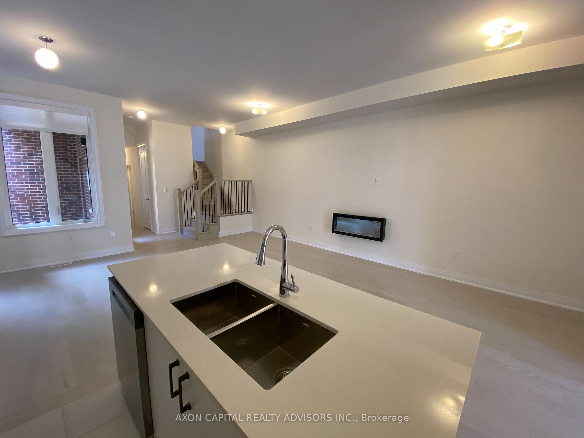 Photo 4 of 39 Mindanao Avenue, Markham, Victoria Manor-Jennings Gate — HOMEH