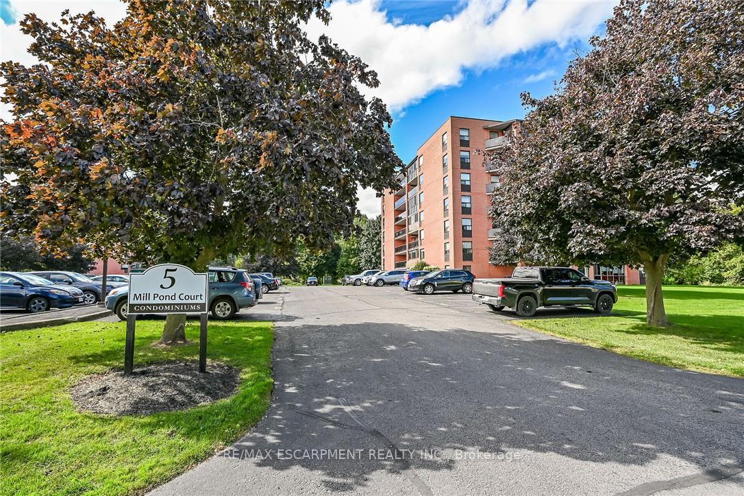 Photo 3 of Unit 202, 5 Mill Pond Court, Norfolk, Simcoe — HOMEH