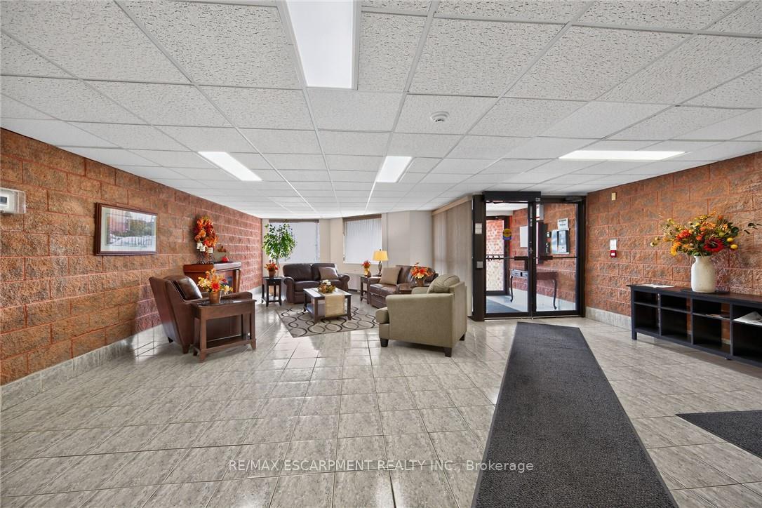 Photo 7 of Unit 202, 5 Mill Pond Court, Norfolk, Simcoe — HOMEH