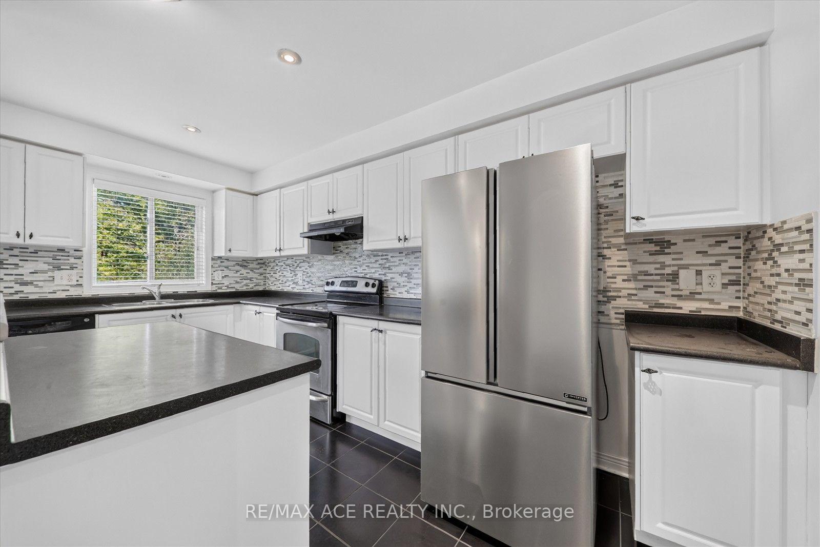 Photo 13 of 14 Pilkington Crescent, Whitby, Pringle Creek — HOMEH