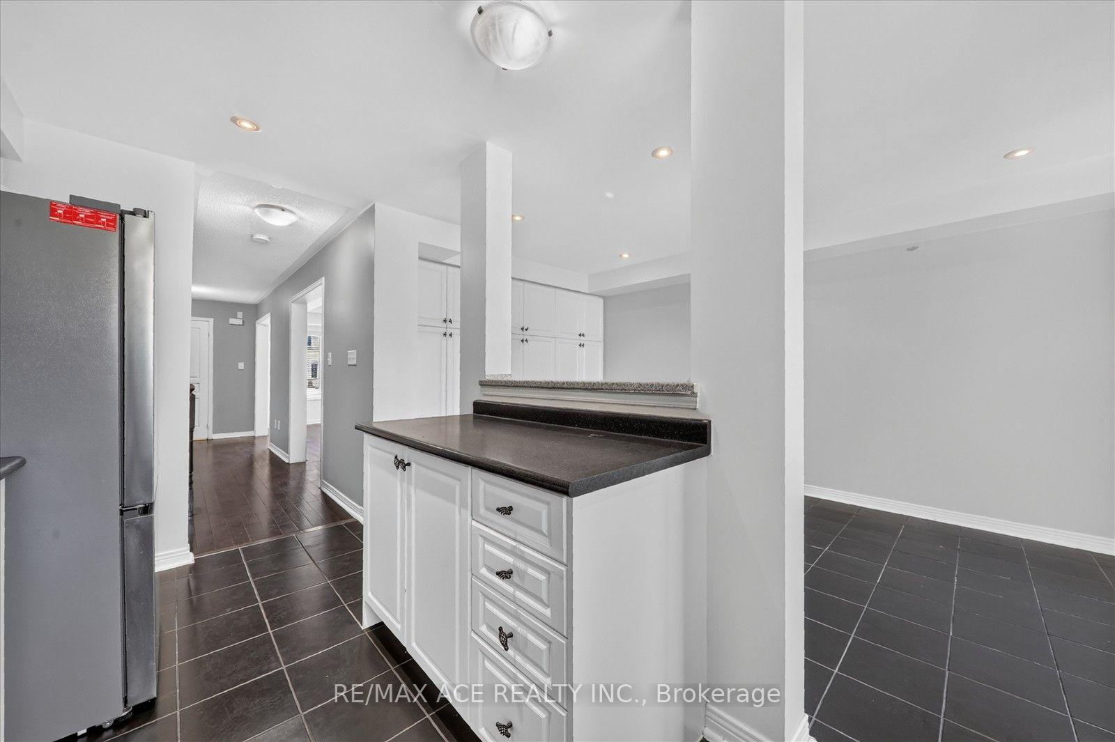 Photo 15 of 14 Pilkington Crescent, Whitby, Pringle Creek — HOMEH