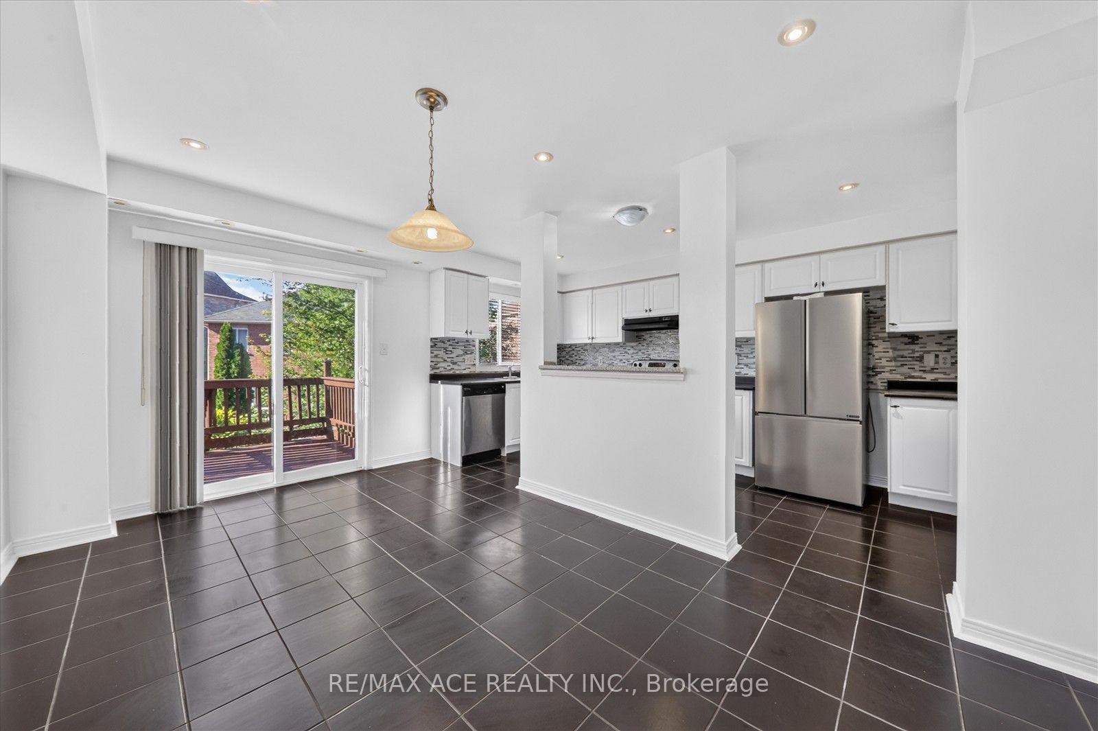 Photo 17 of 14 Pilkington Crescent, Whitby, Pringle Creek — HOMEH