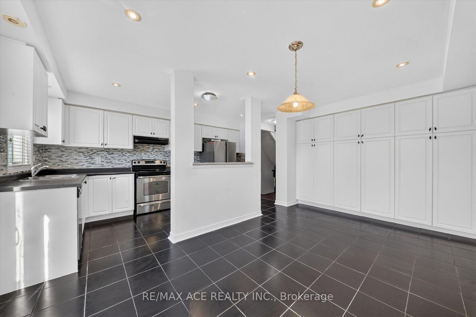 Photo 18 of 14 Pilkington Crescent, Whitby, Pringle Creek — HOMEH