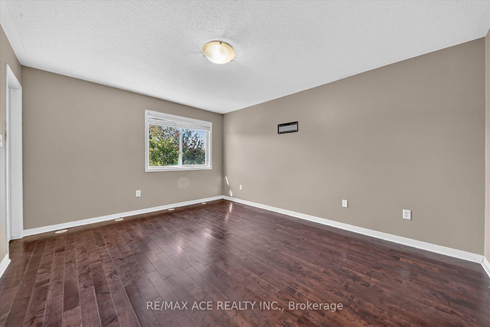 Photo 25 of 14 Pilkington Crescent, Whitby, Pringle Creek — HOMEH
