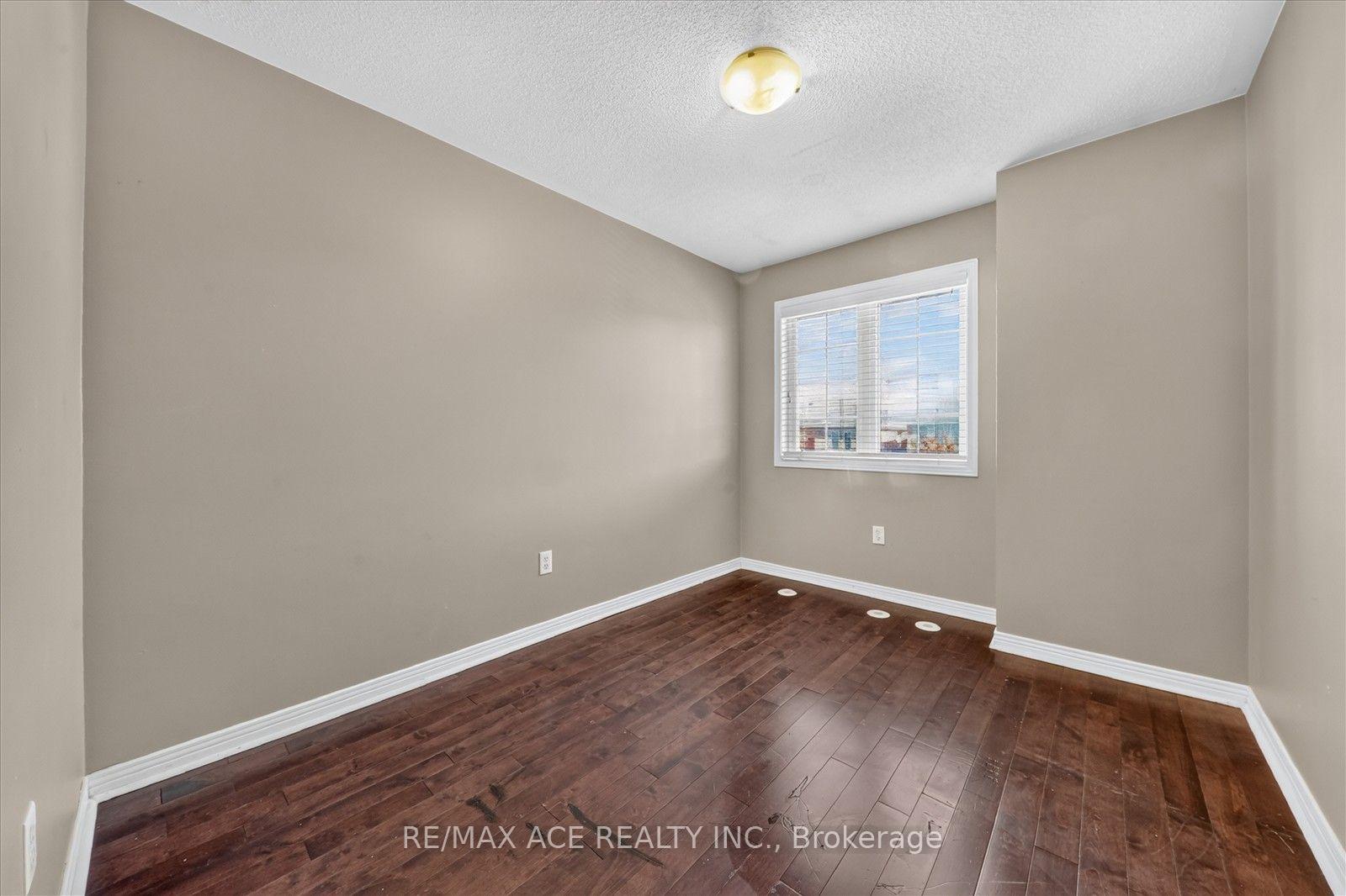 Photo 29 of 14 Pilkington Crescent, Whitby, Pringle Creek — HOMEH