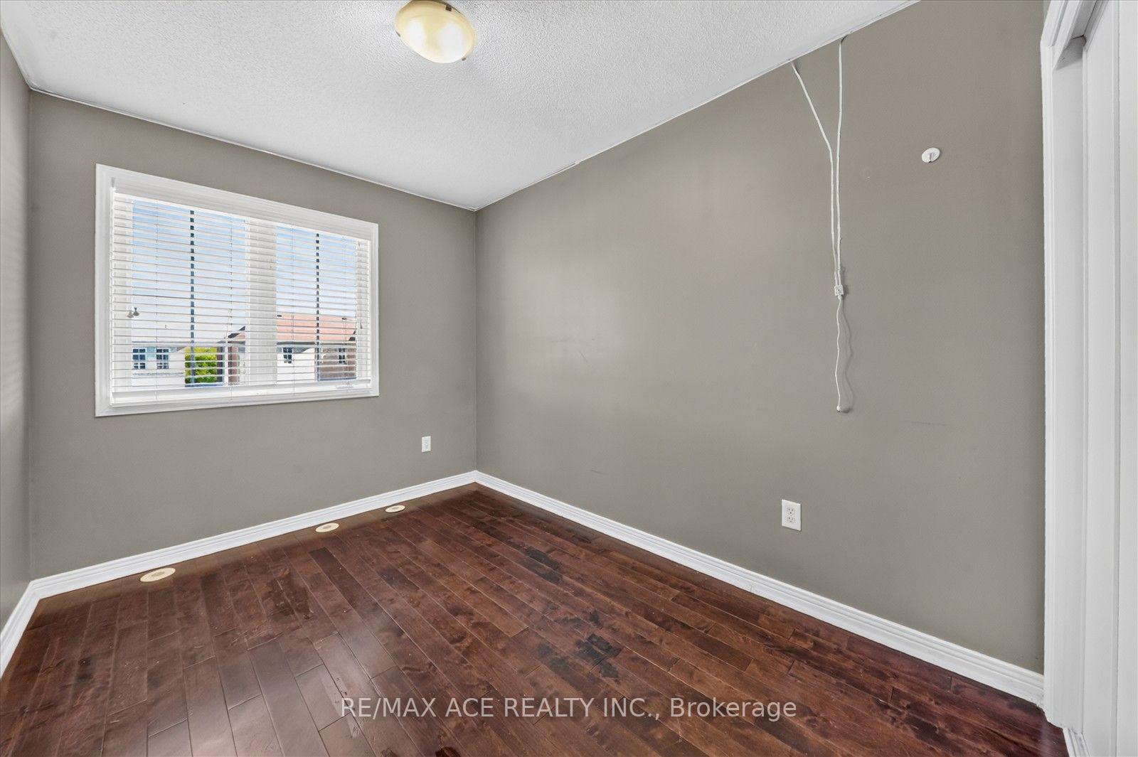 Photo 32 of 14 Pilkington Crescent, Whitby, Pringle Creek — HOMEH