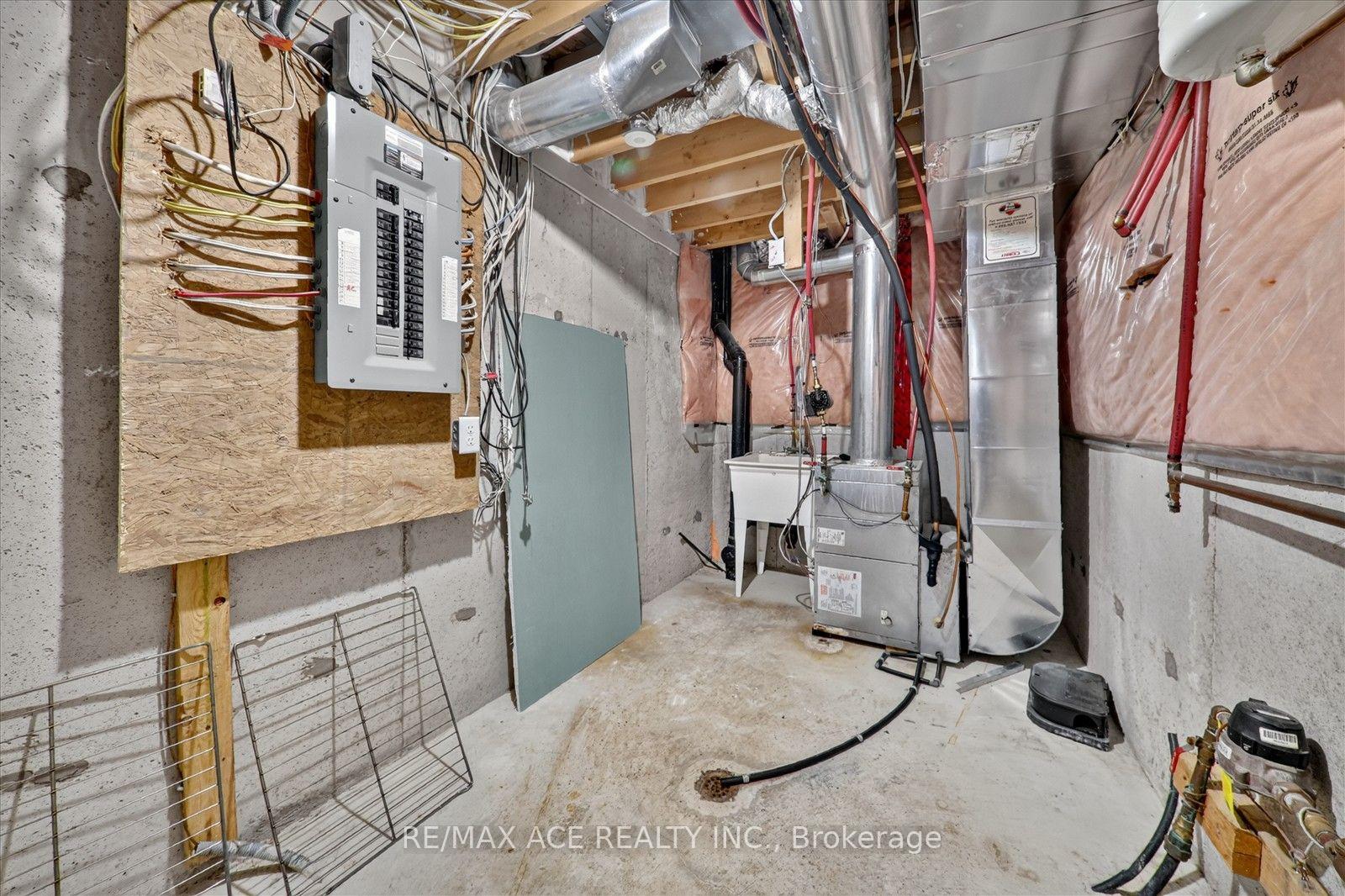 Photo 36 of 14 Pilkington Crescent, Whitby, Pringle Creek — HOMEH