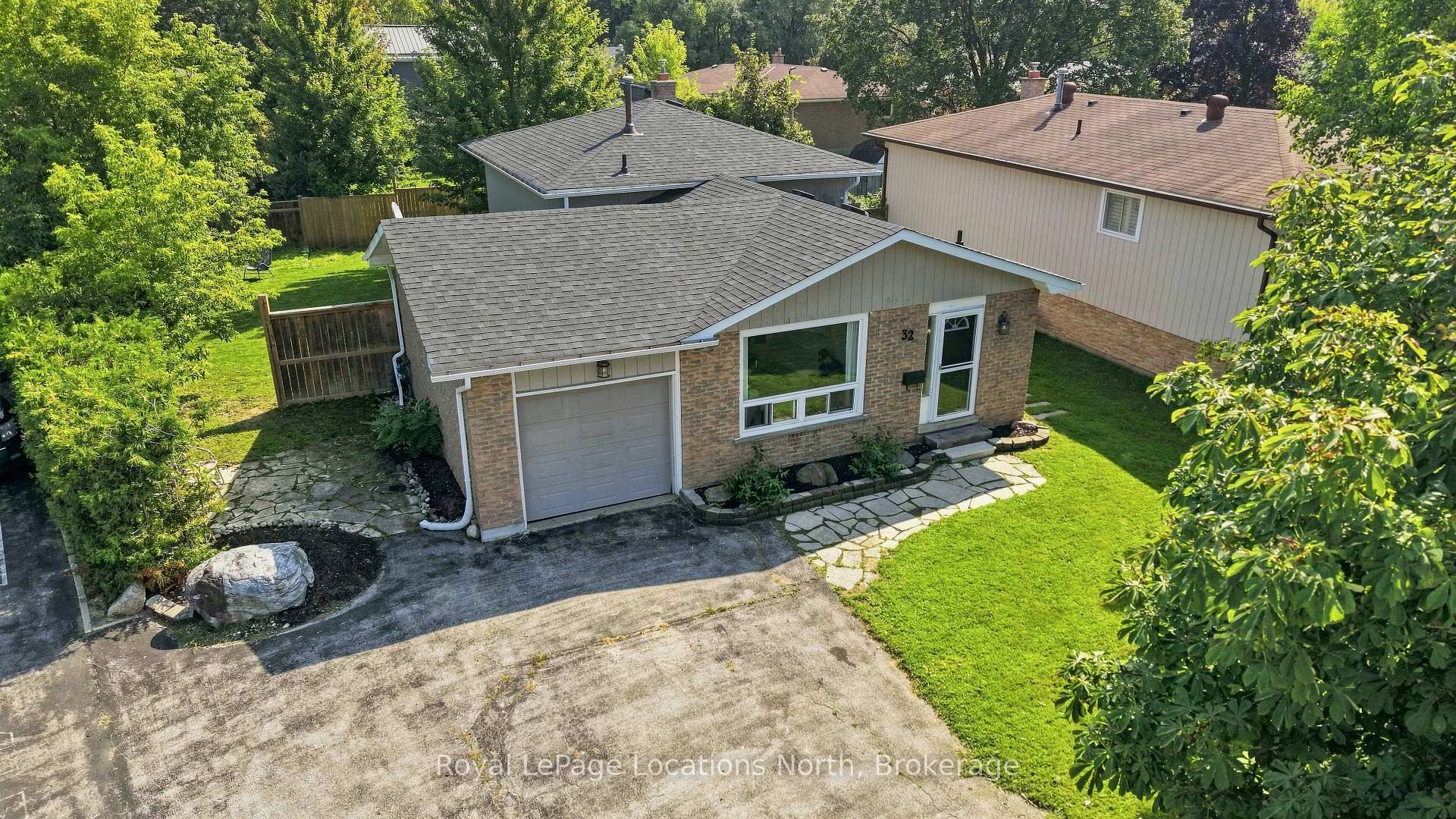 Photo of 32 Courtice Crescent